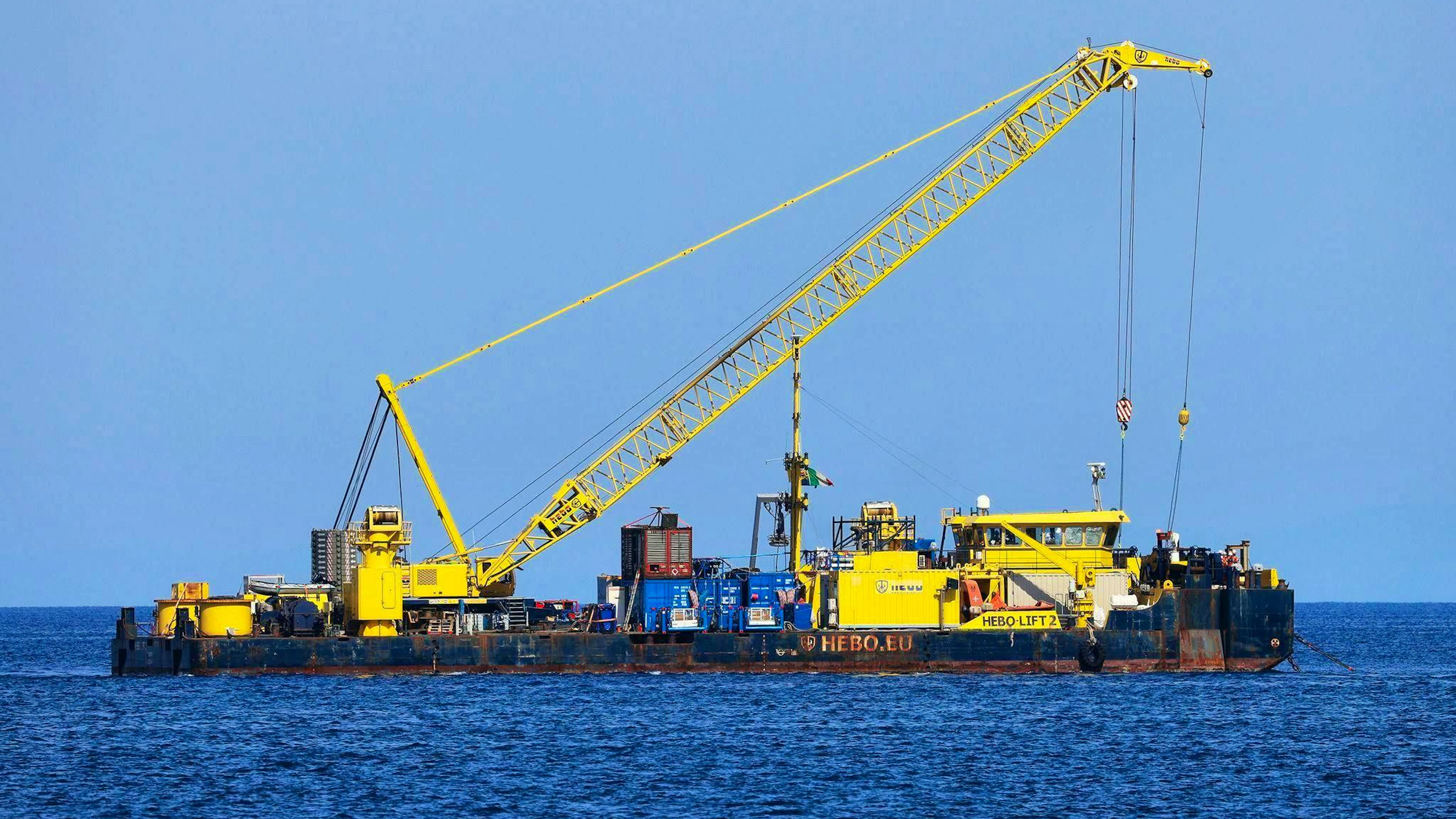 The huge ship, which is lying off the Italian Mediterranean island at a depth of around 50 meters, is to be brought to the surface by mid-June. 