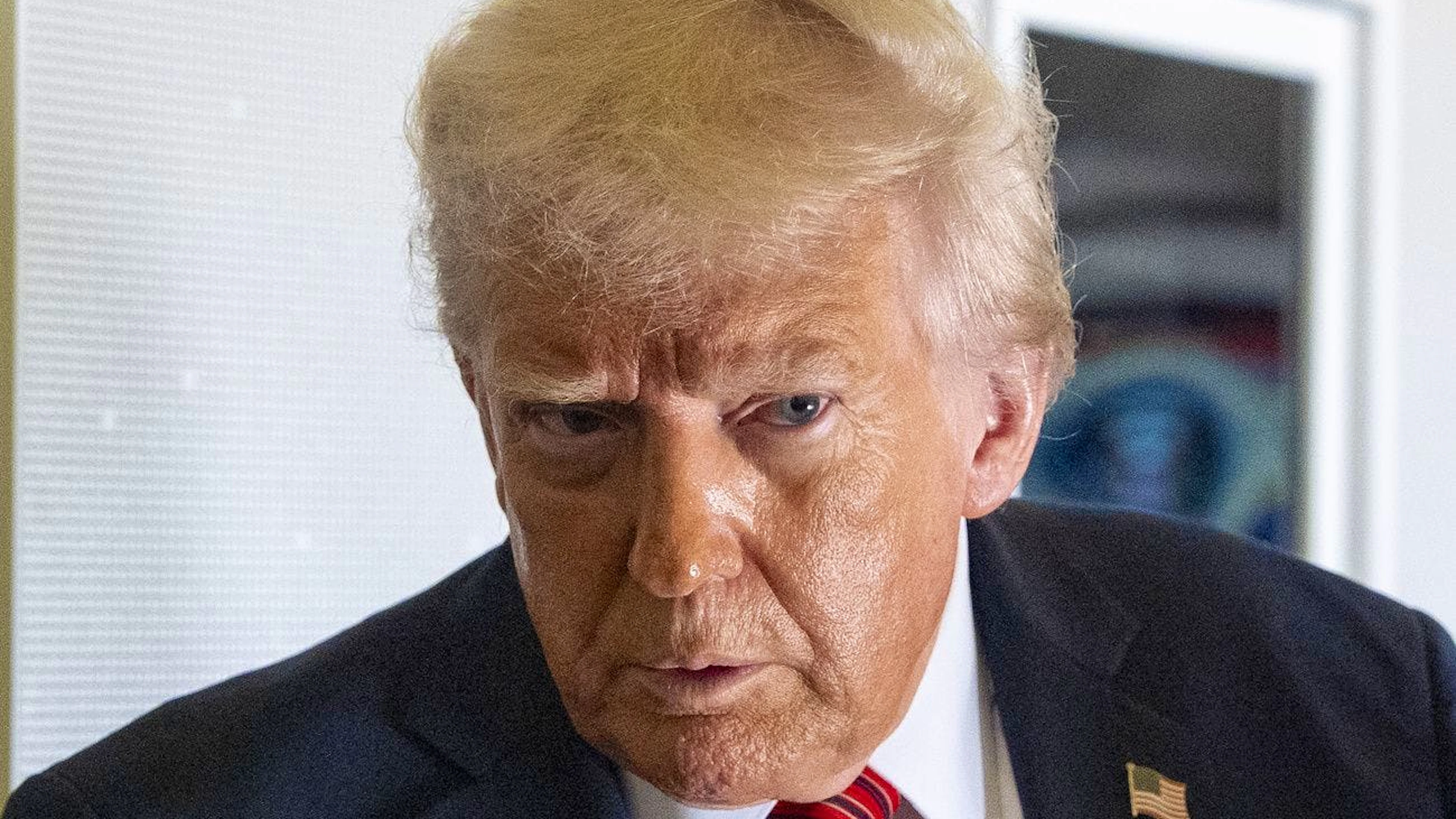 Les droits de douane américains imposés par Donald Trump vont ralentir la croissance de l'économie mondiale.