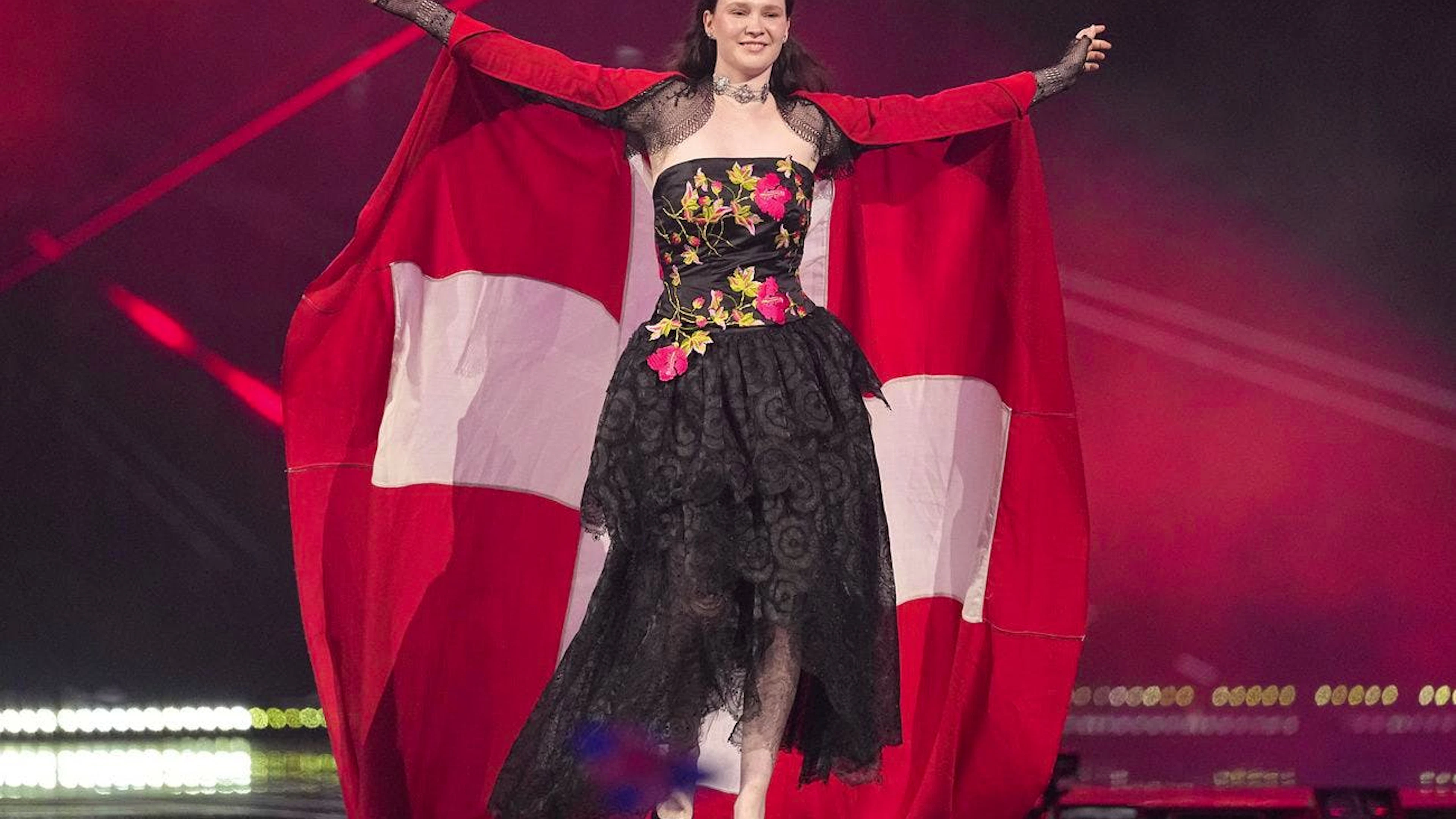 Dans le peloton parmi les dix premiers – elle est passée au 7e rang après sa prestation lors de la première demi-finale mardi – il est pourtant peu probable que Zoë Më gagne. D'autant plus qu'il est rare qu'un pays gagne deux ans de suite l'Eurovision. «Je veux avant tout faire une bonne prestation», a-t-elle affirmé (archives).