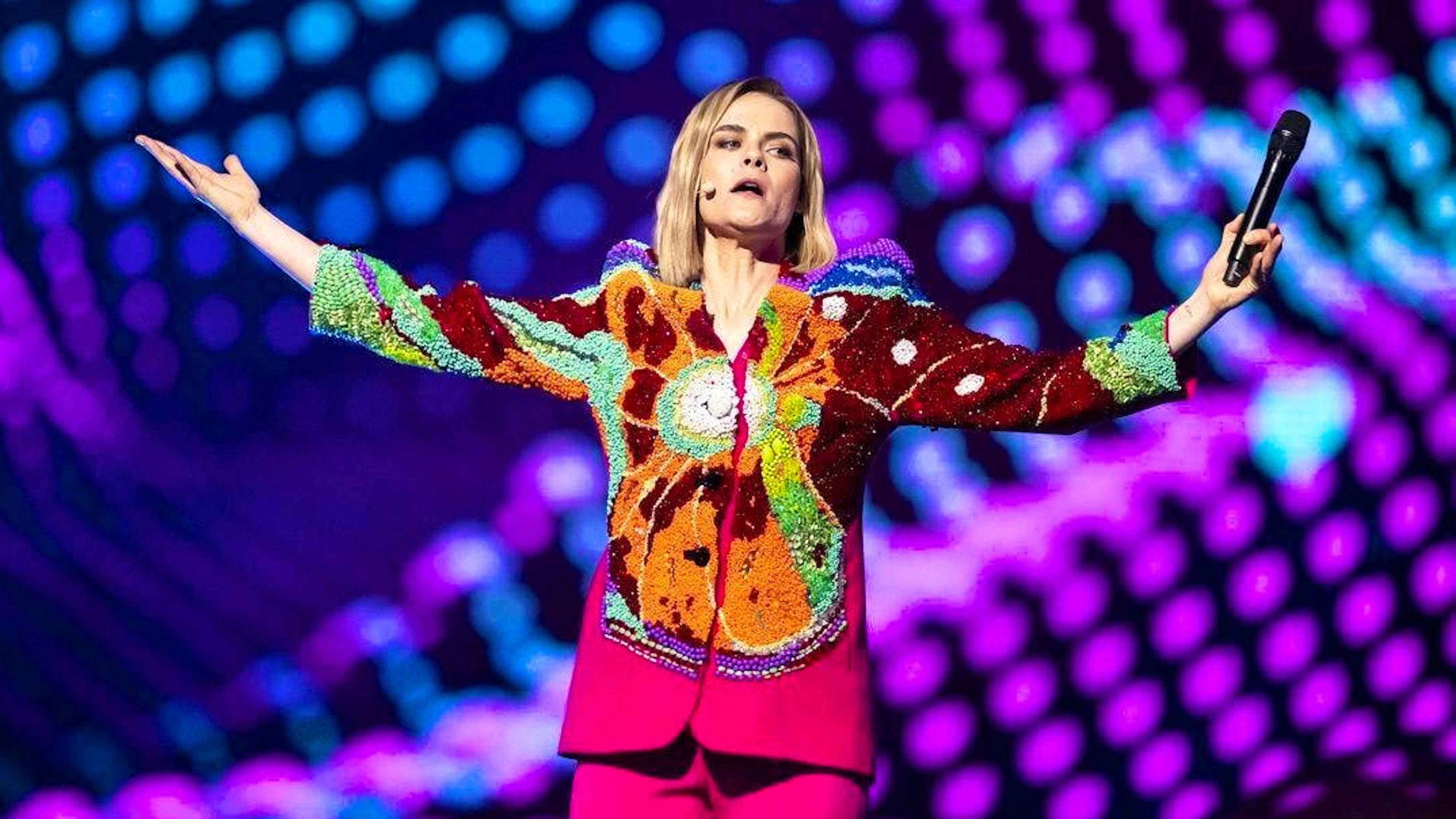 Un «anti-ospite»: il commentatore della BBC Graham Norton ha giudicato la presentatrice dell'ESC Hazel Brugger.