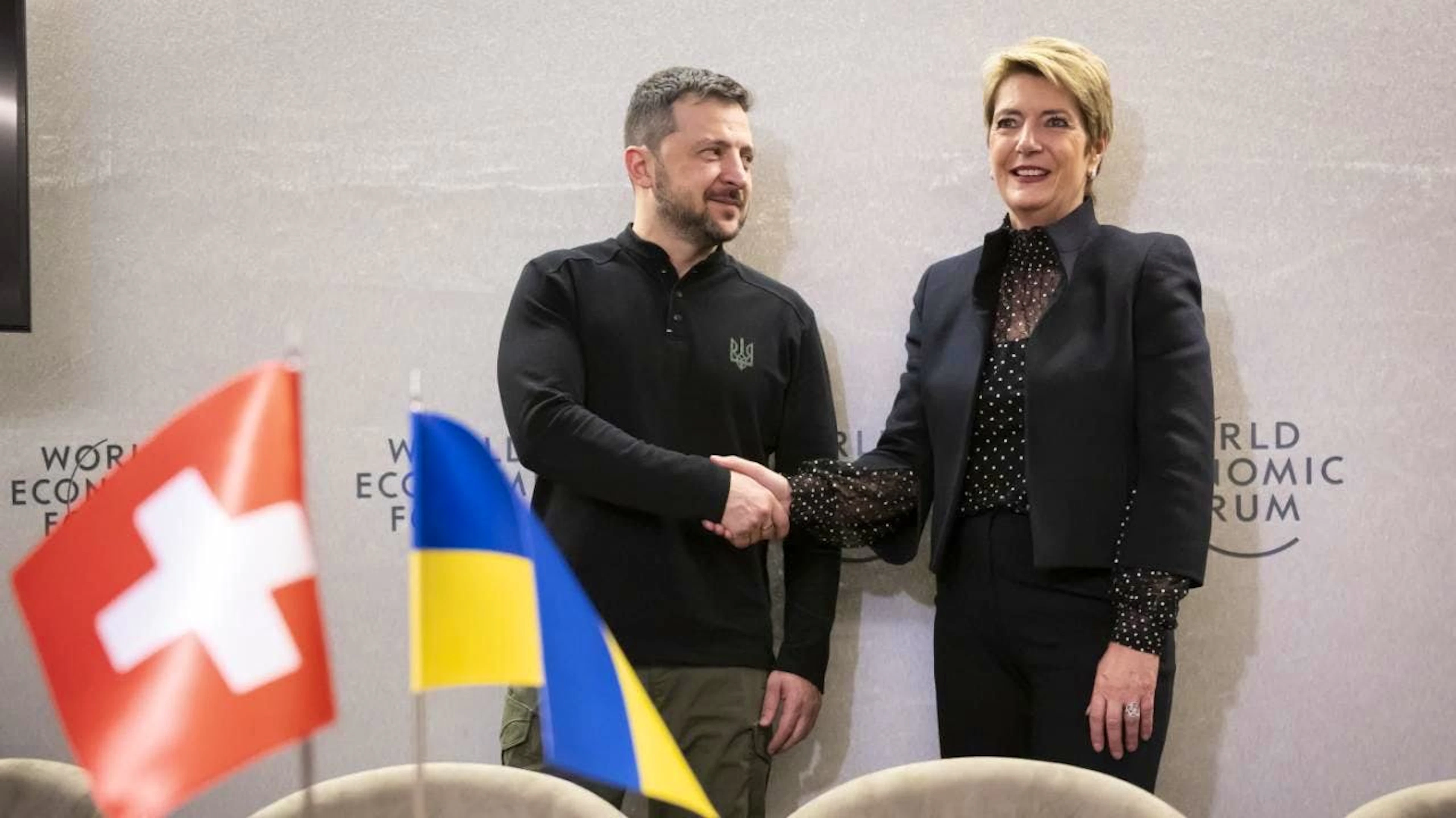La presidente della Confederazione Karin Keller-Sutter e il suo omologo Volodymyr Zelensky si erano già incontrati a Davos (GR)