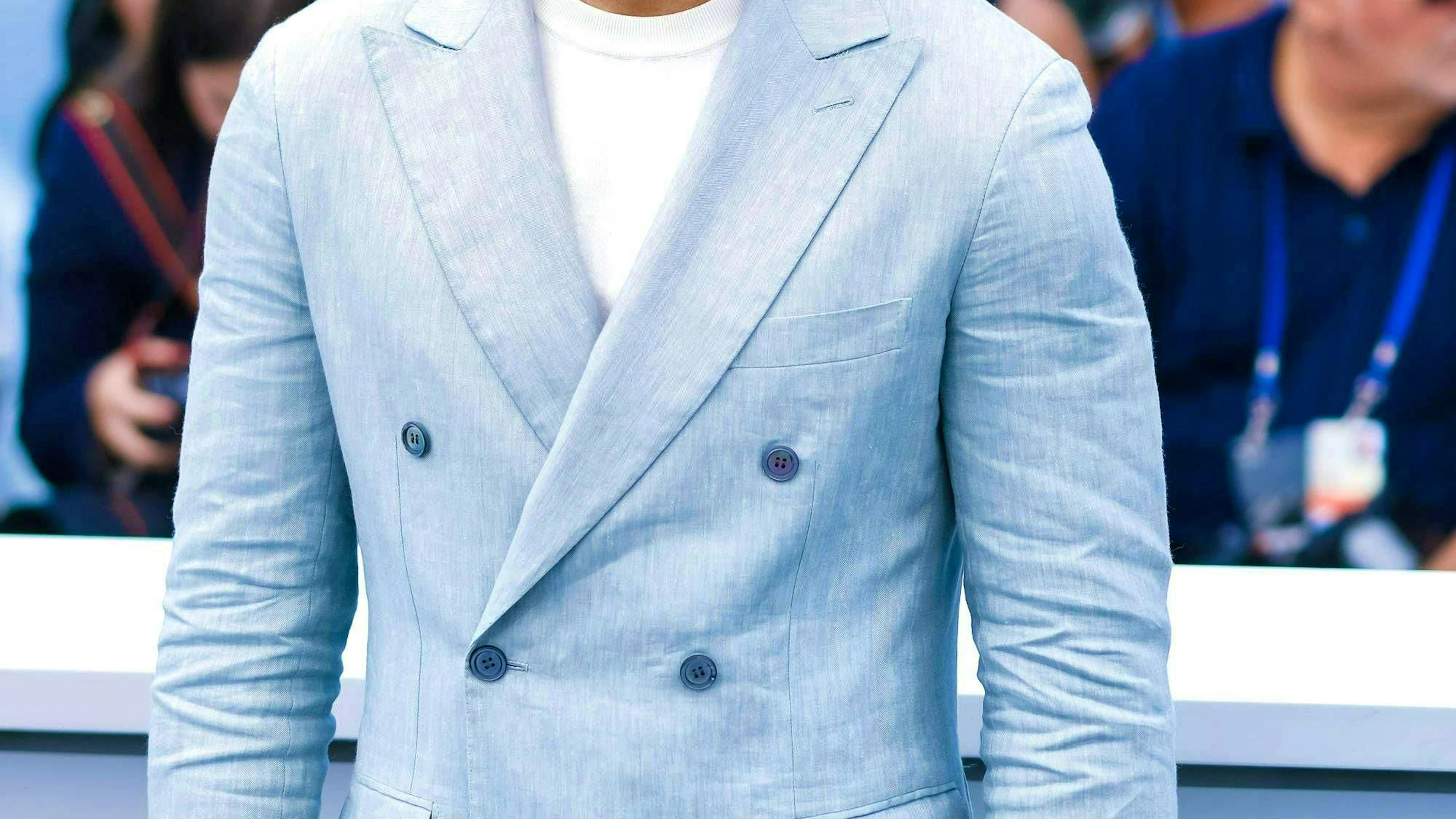 Greg Tarzan Davis keeps it simple, but still a change from the classic 0815 suit and very appropriate for spring.