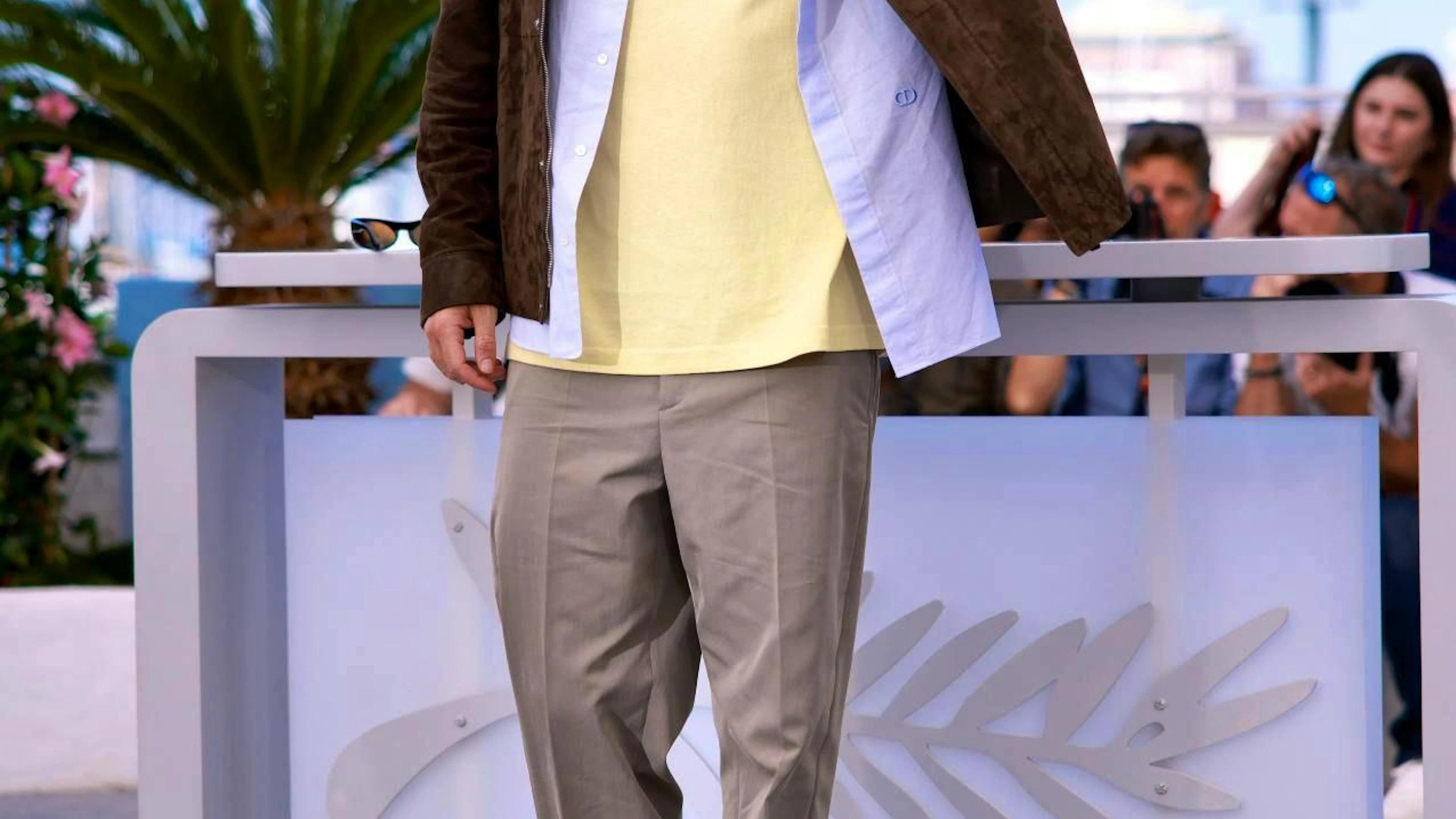 Anyone who knows him as Edward knows that vampires don't age. And so do Robert Pattinson and his looks. The Converse will always be in fashion.