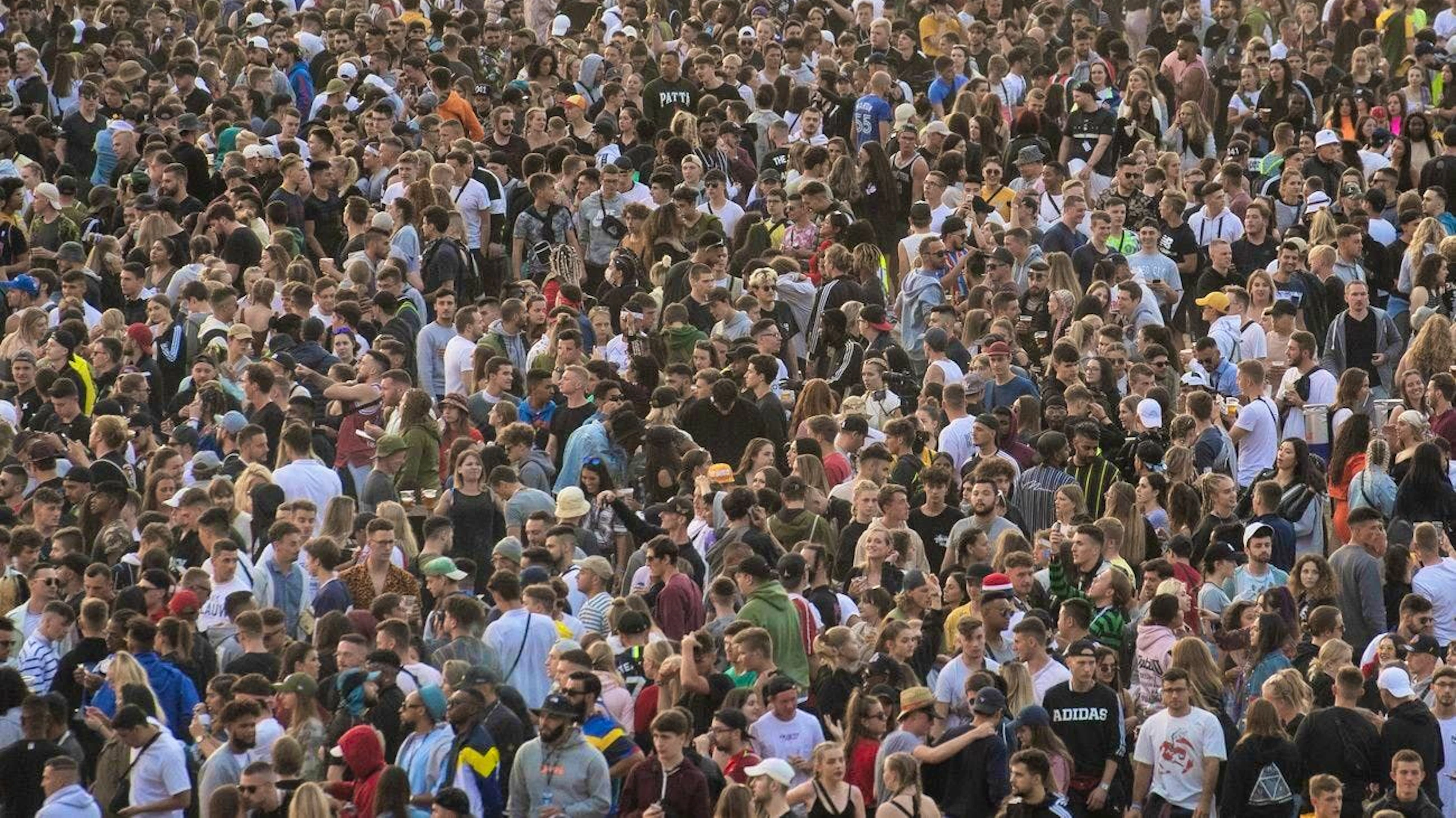 Un festival aurait dû avoir lieu cet été dans le stade du Letzigrund à Zurich. Mais il est désormais clair que l'événement s'avère être une escroquerie. (photo d'archives)