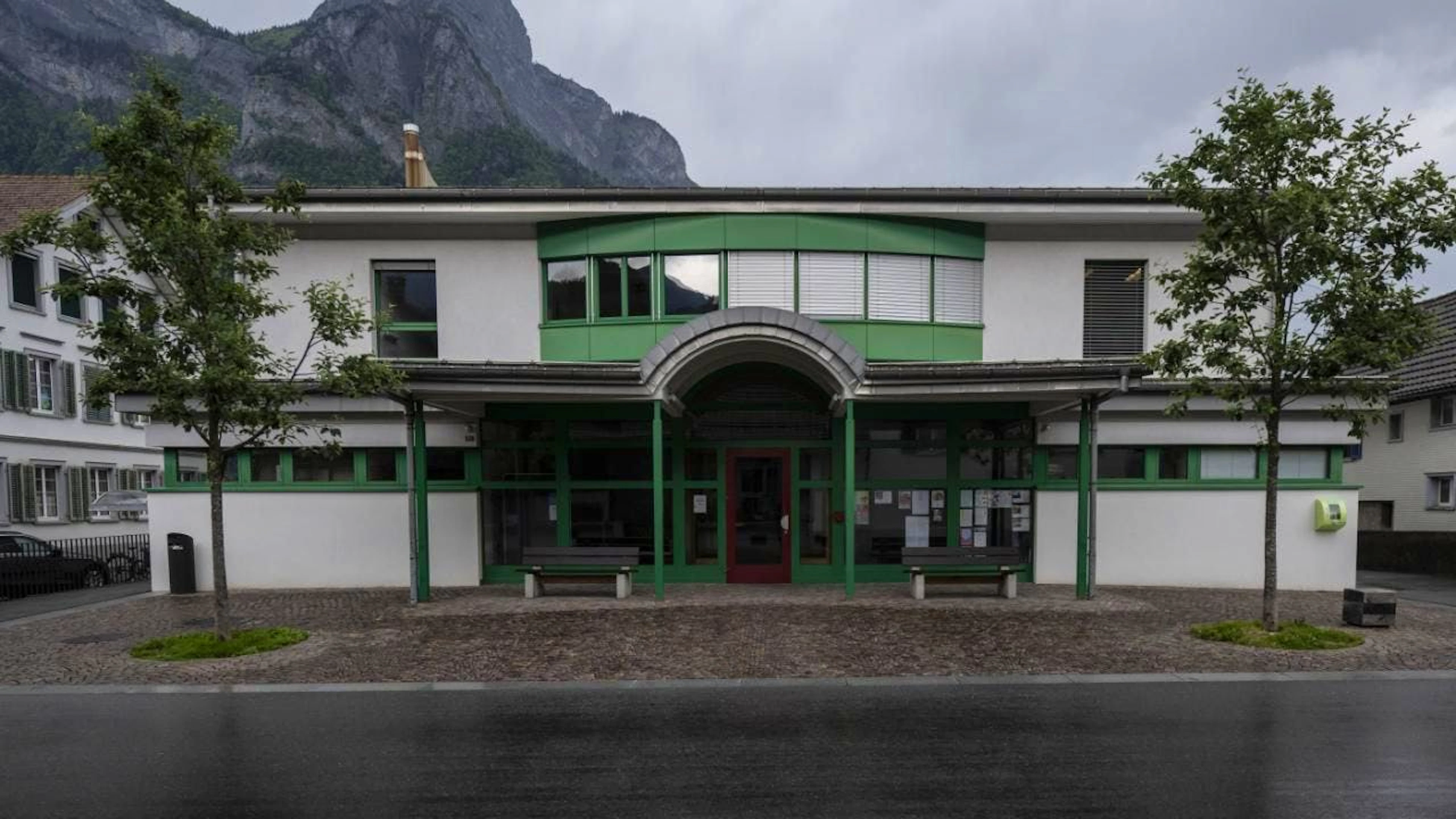 Der Prozess rund um das Tötungsdelikt an der Melser Fasnacht wurde vom Gebäude des Kreisgerichts in das Pfarreiheim in Mels verlegt. (Archivbild)