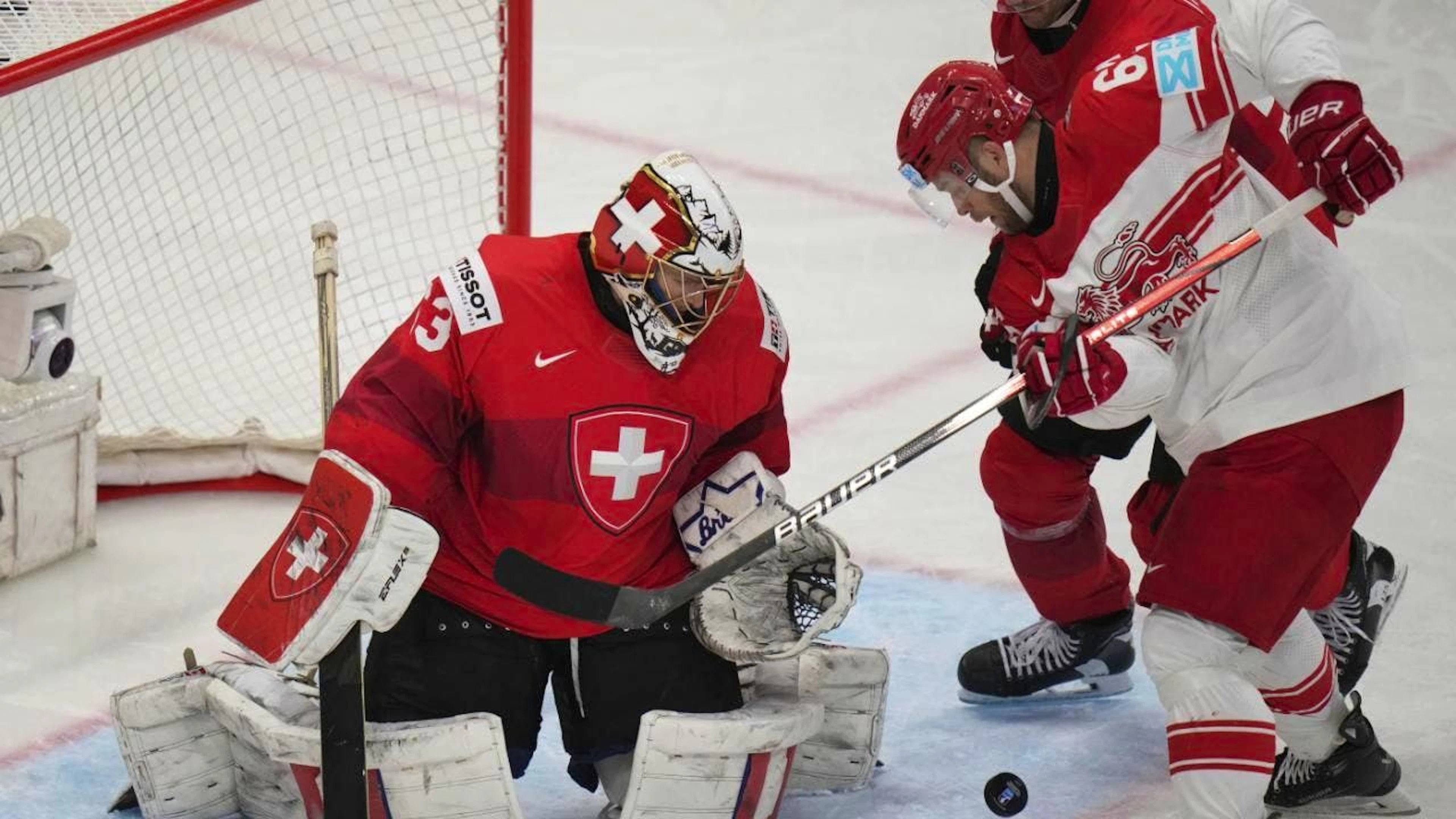 Mit seinem insgesamt 12. WM-Shutout egalisierte Leonardo Genoni im Halbfinal am Samstag die Bestmarke des Tschechen Jiri Holecek