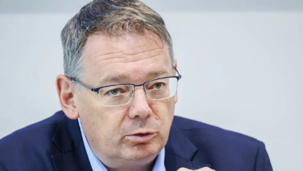 Blatten: «C'est une catastrophe totale» dit le conseiller d'Etat Franz ...