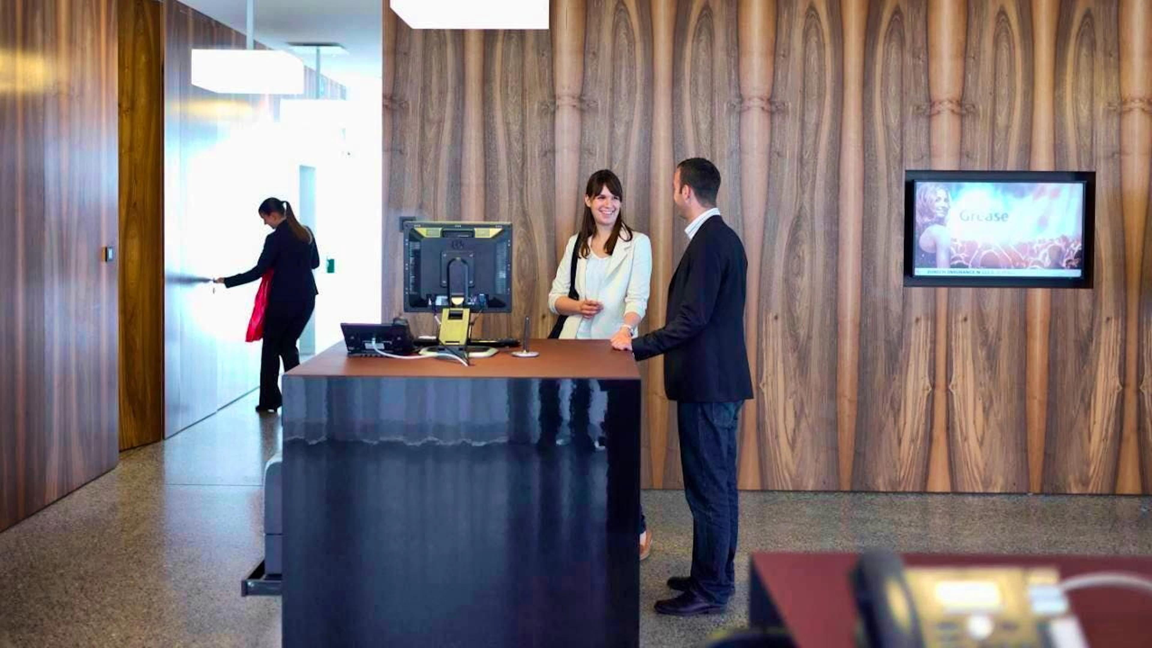 Large Swiss banks are increasingly looking for staff again. Compared to the end of April, the number of advertised positions increased at the end of May.