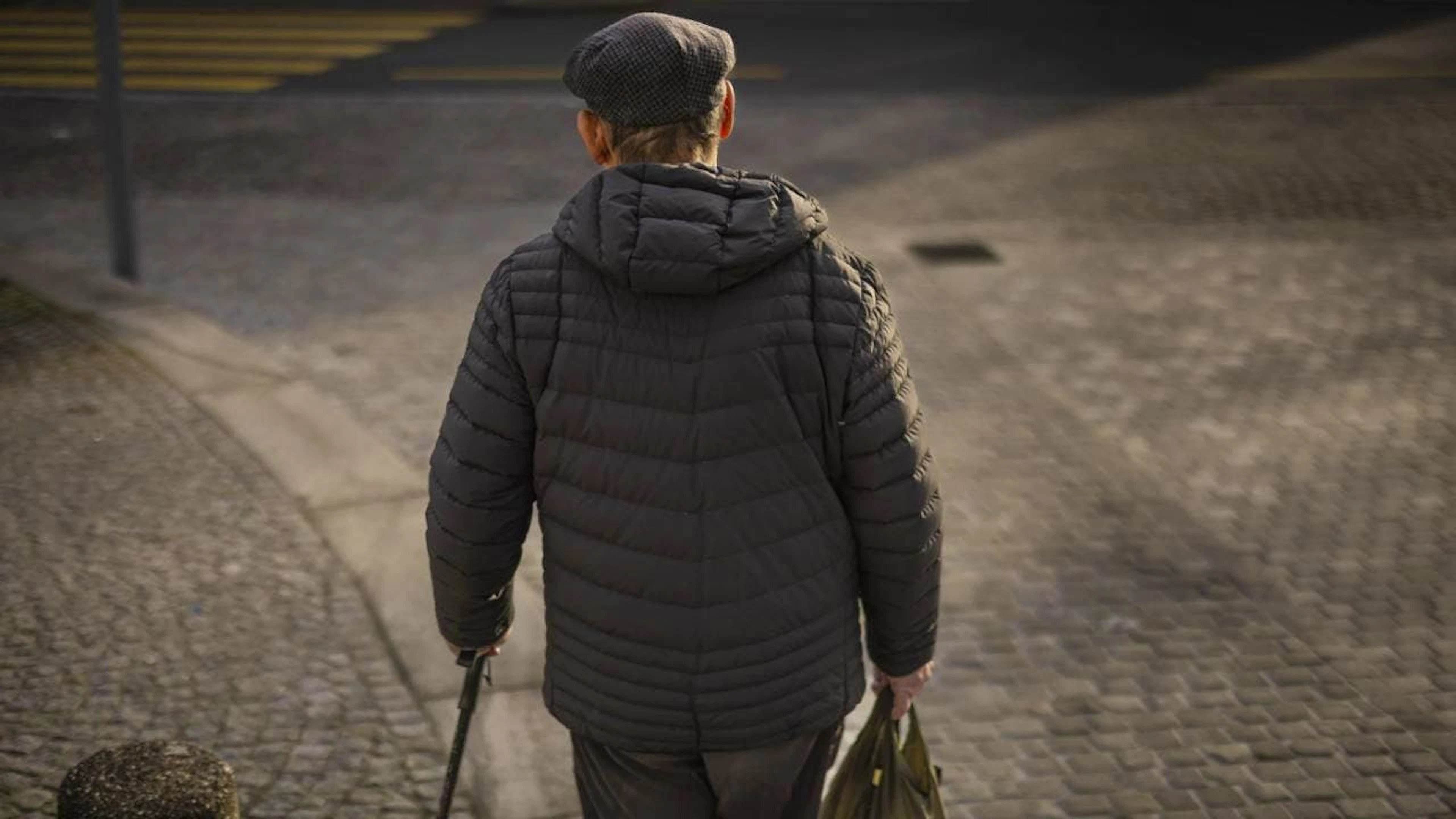 Mit der Gesetzesanpassung sollen mehr Rentnerinnen und Rentner zuhause betreut und damit Alters- und Pflegeheime entlastet werden. (Archivbild)