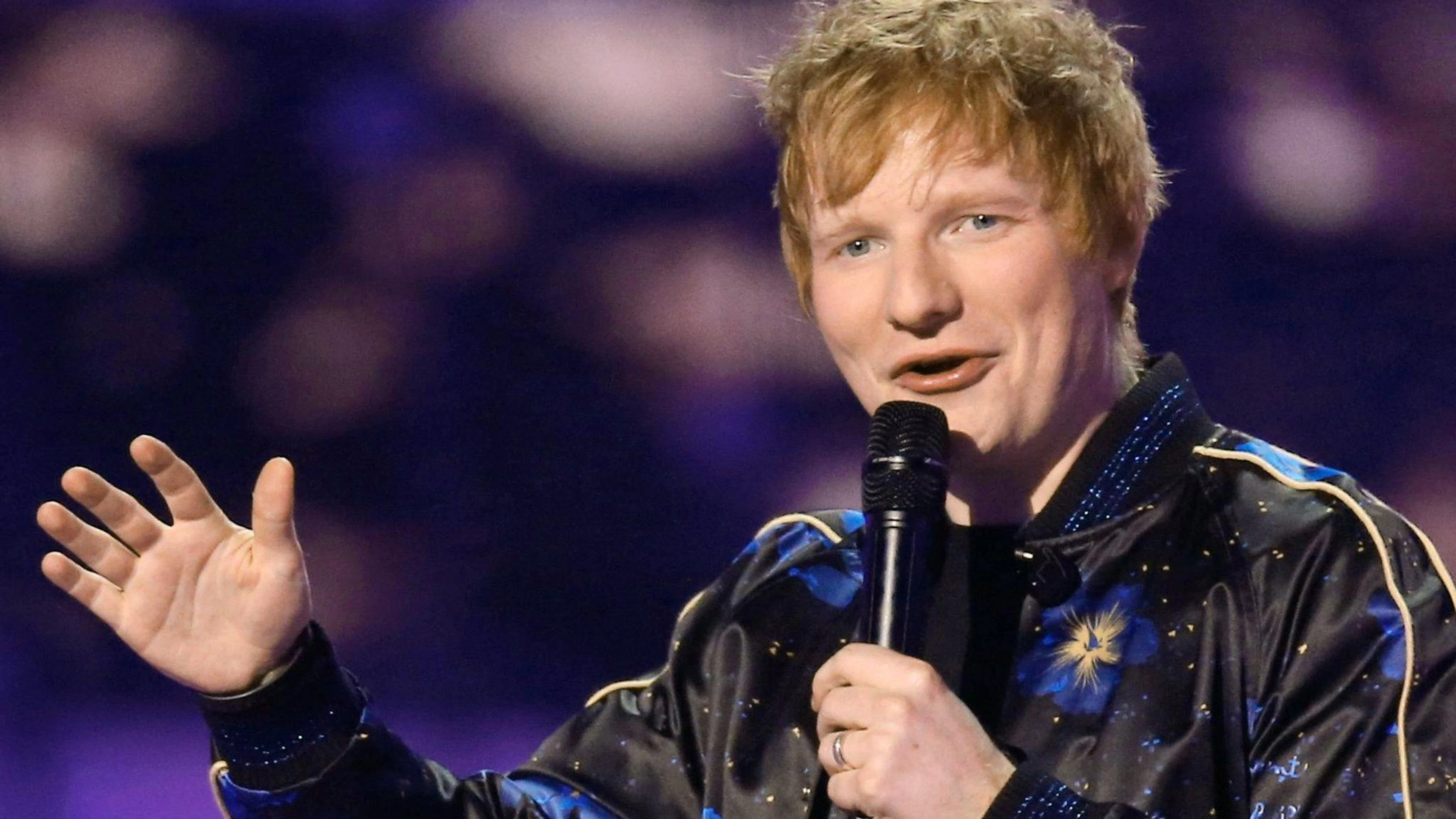 Ed Sheeran («Shape of You») liebt Lego und alles, was damit zu tun hat. Er hat sogar mal einen Lego-Bausatz mit an eine Date genommen.&nbsp;