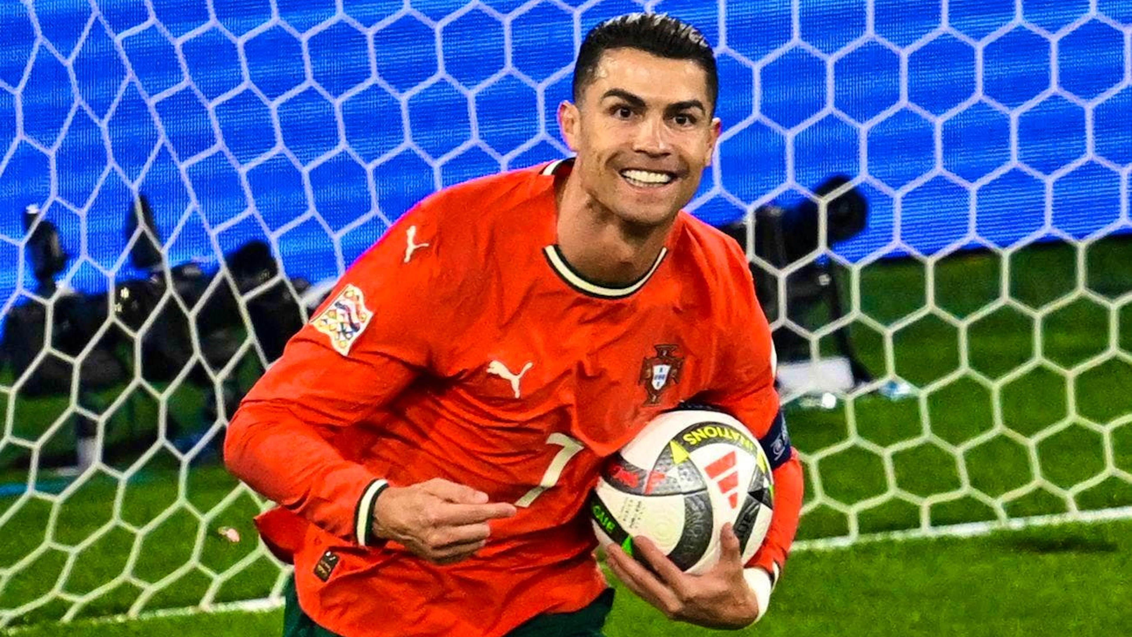 Ronaldo scores his 138th international goal.