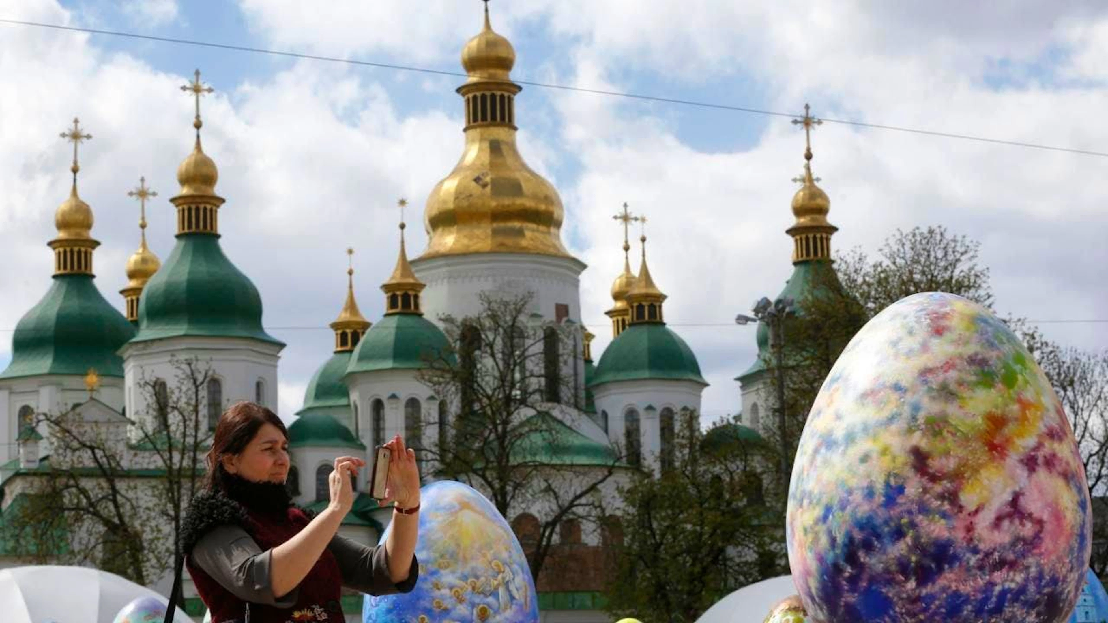 Inscrite au patrimoine mondial de l'UNESCO, la cathédrale Sainte-Sophie de Kiev a été légèrement endommagée par une frappe russe.