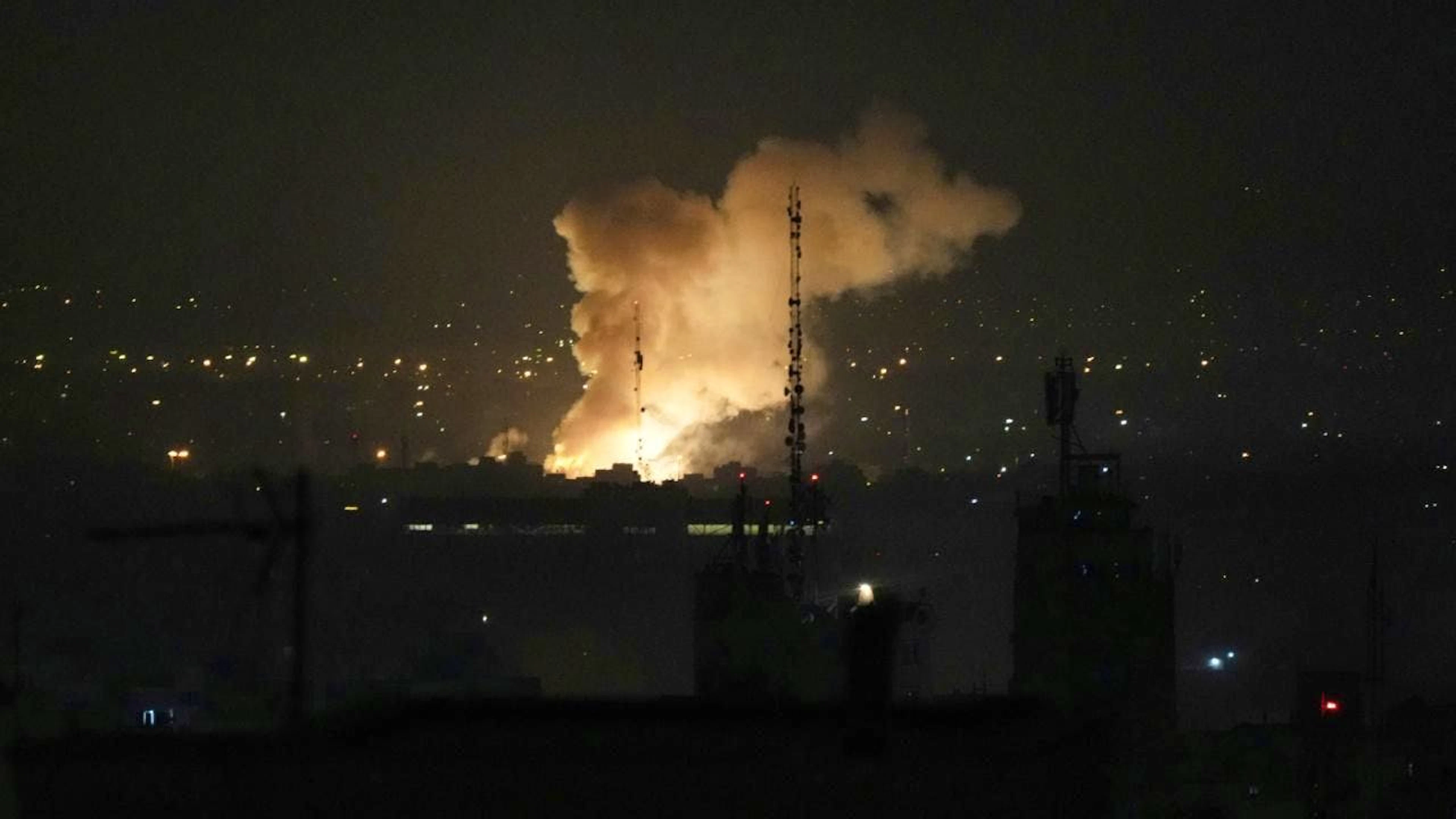 De fortes explosions ont été entendues à Téhéran.