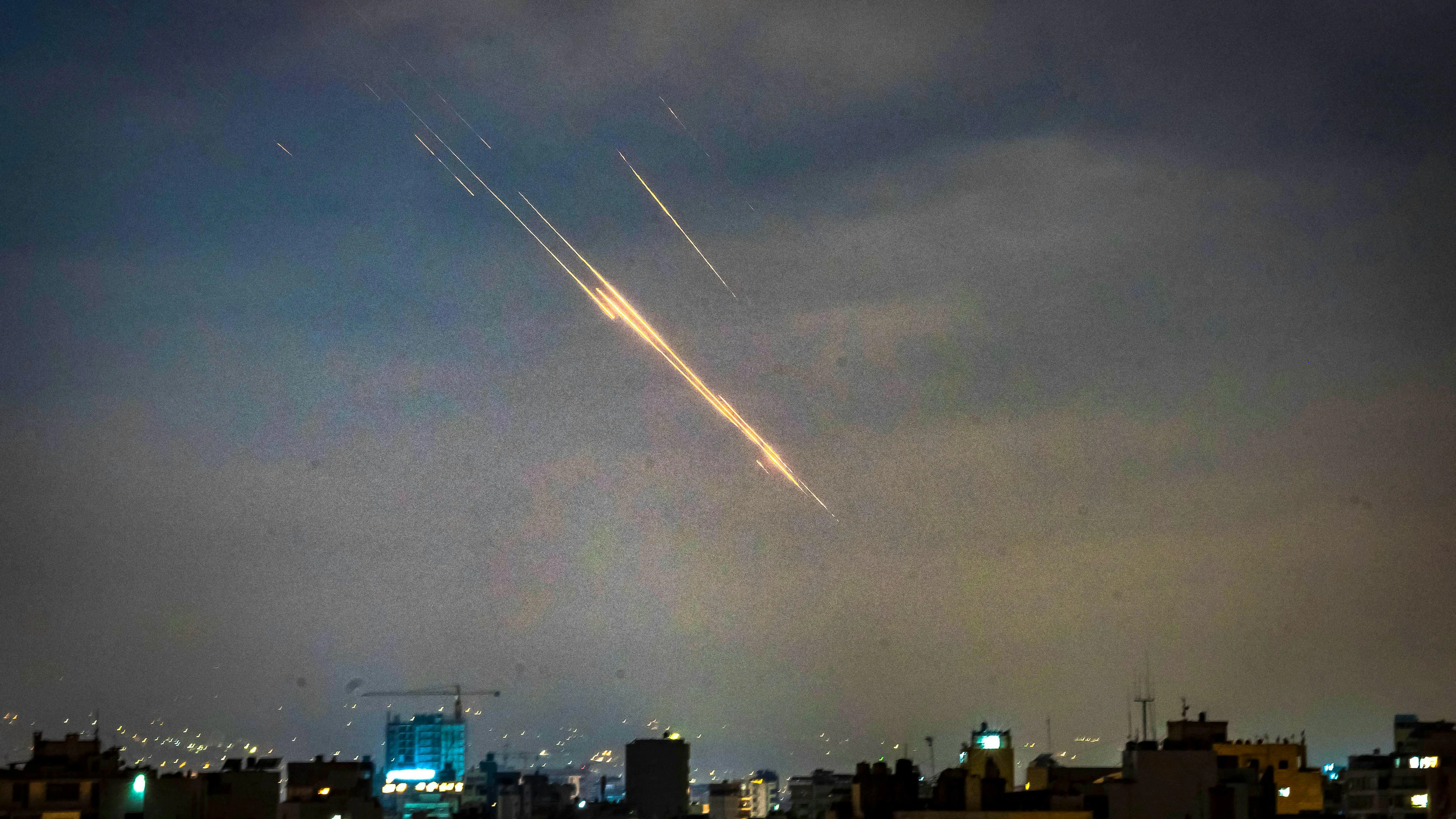 Iranian missiles strike Israel Iranian missiles face off israeli interceptive missiles over Beirut, Lebanon. June 14 2025. Beirut Beirut Lebanon Copyright: xNaÃlxChahinex