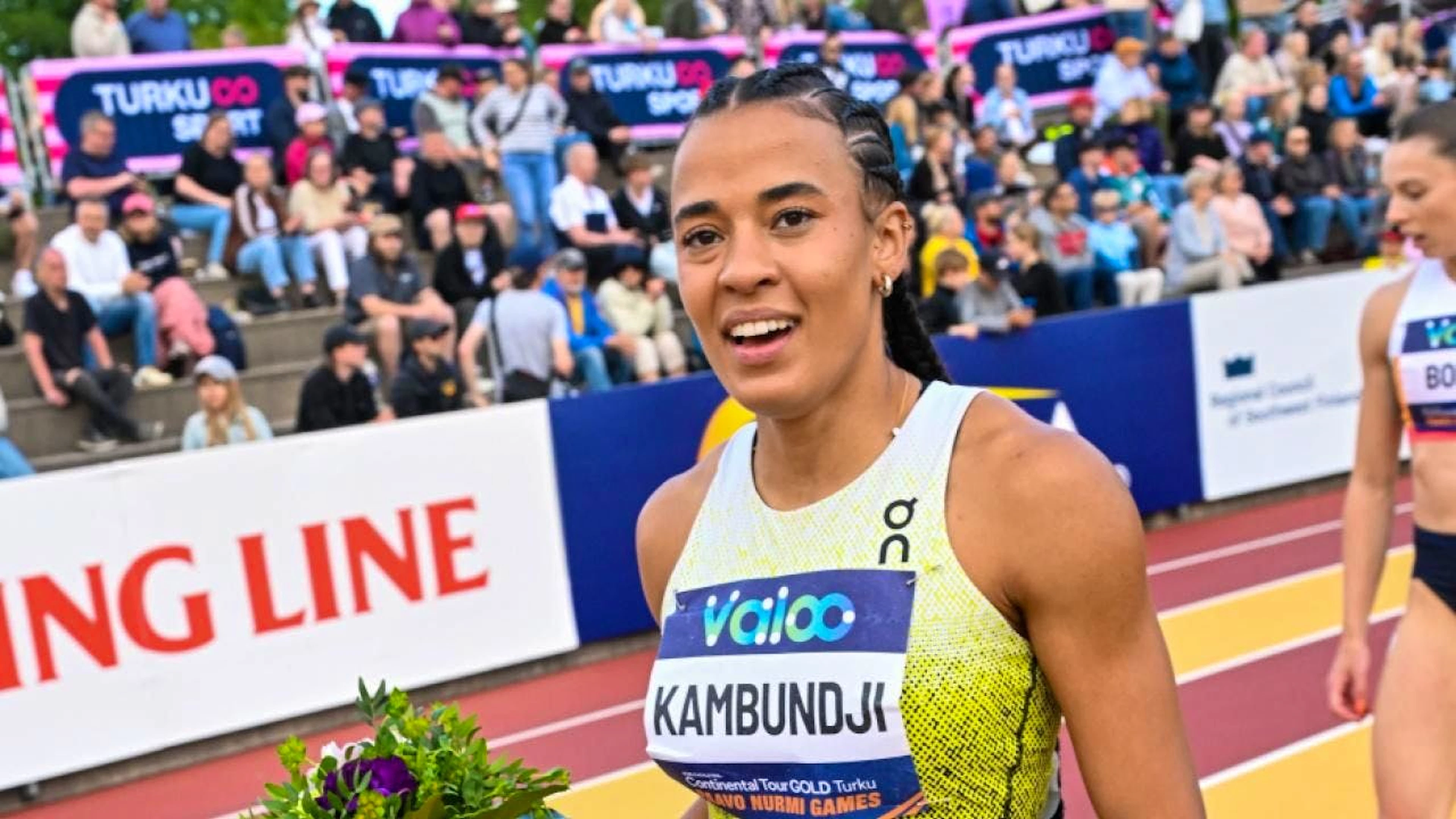 Ditaji Kambundji gewinnt die 100 Meter Hürden in Turku.