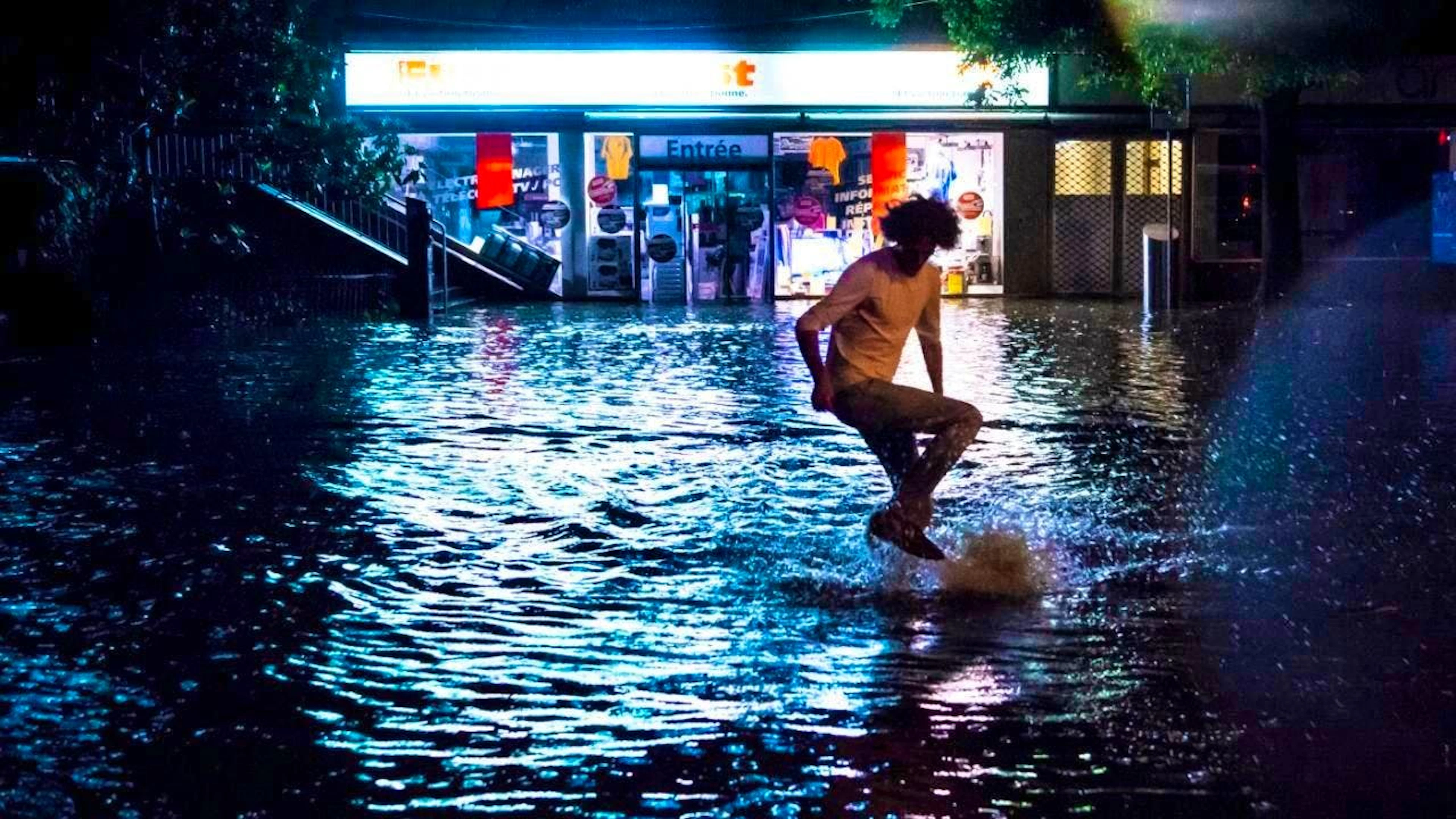 Nel giugno 2018, a Losanna sono caduti 41 millimetri di precipitazioni in soli dieci minuti. Ampie zone della città sono state allagate. Secondo un nuovo studio, eventi del genere stanno diventando sempre più frequenti.