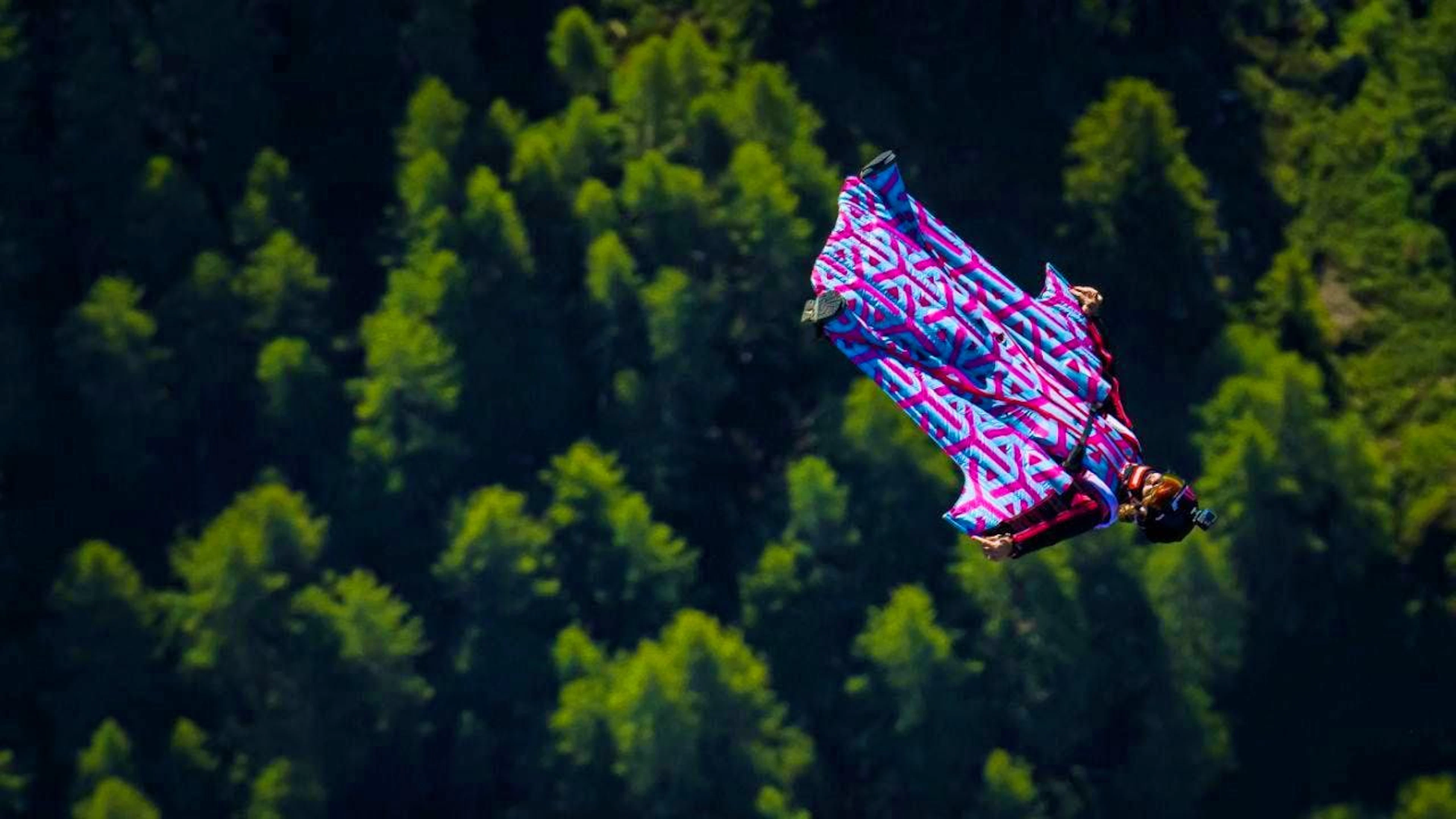 A few moments after take-off, the 47-year-old German crashed.