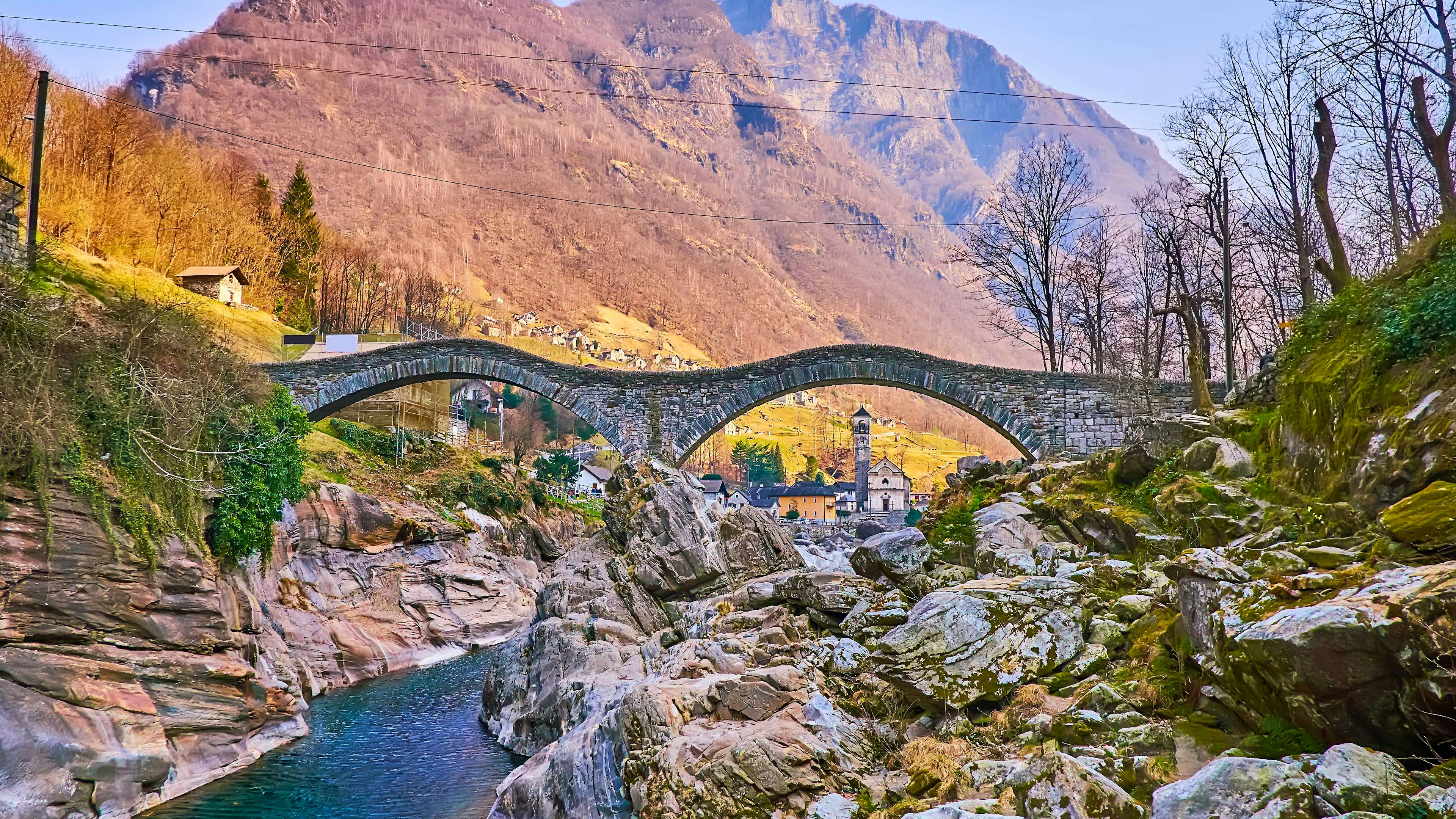 Le Val Verzasca est très fréquenté par les touristes et randonneurs.