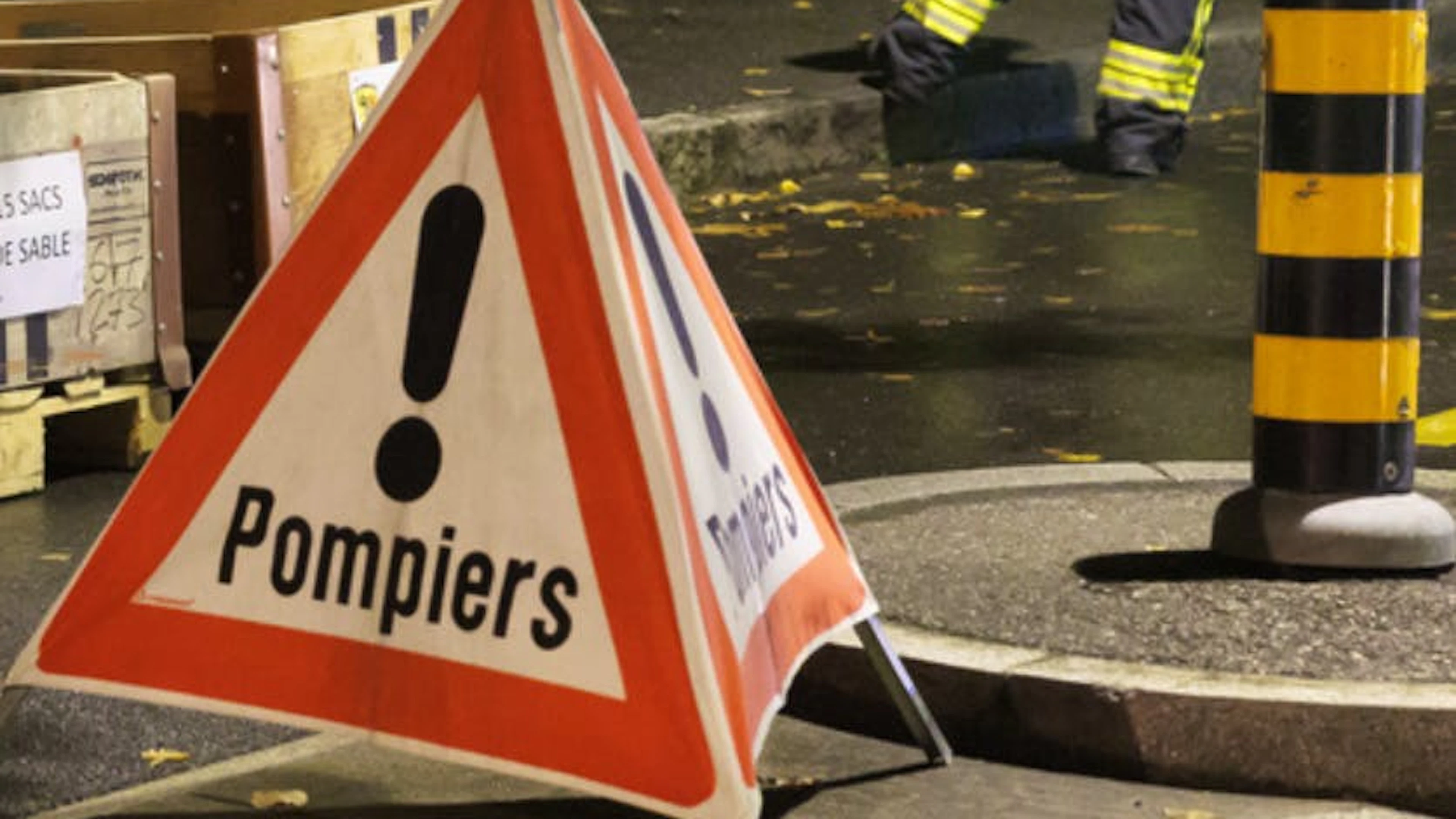 Malgré l'intervention rapide des sapeurs-pompiers, il a été totalement détruit par les flammes.