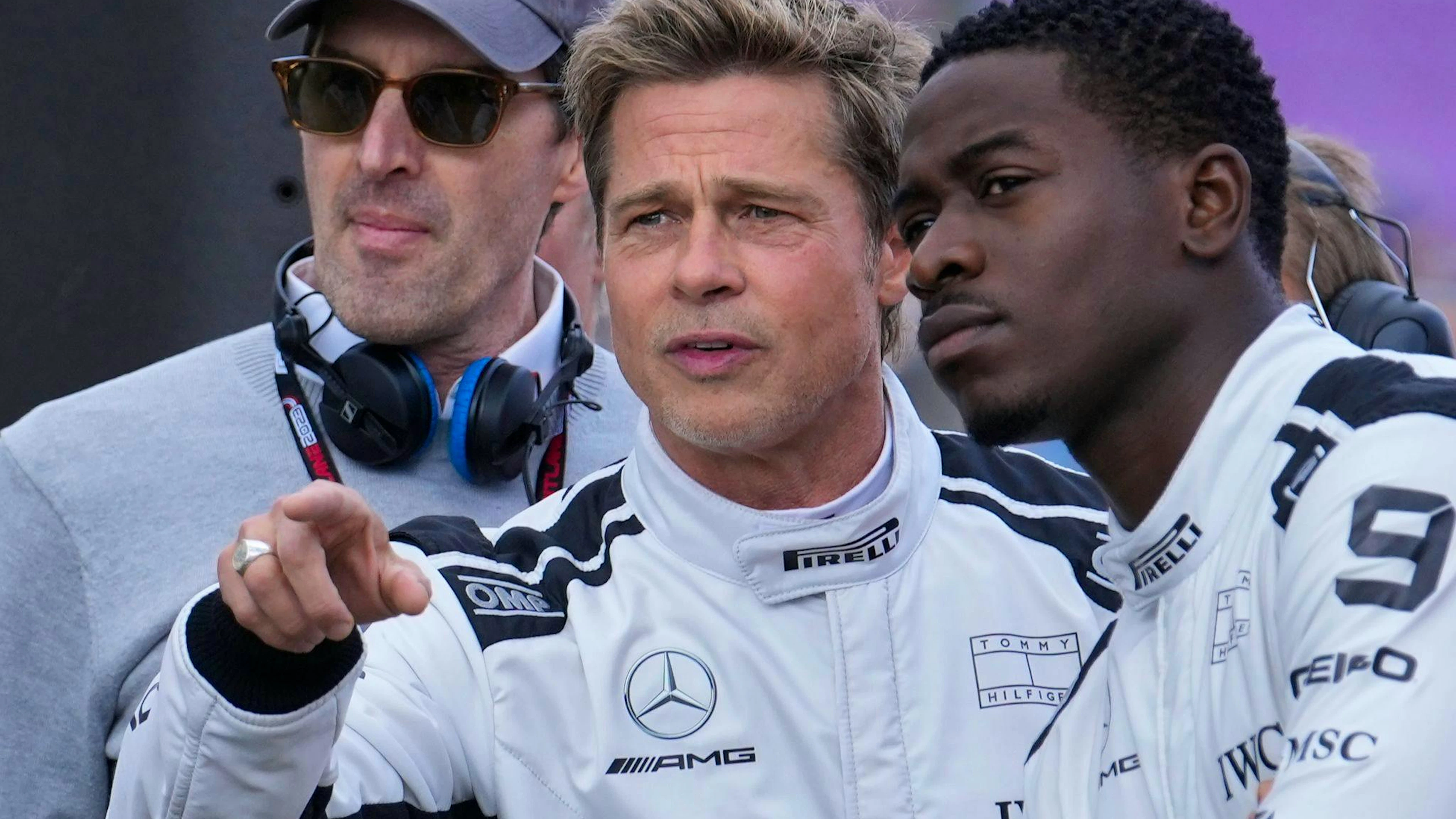 Brad Pitt hat ein Herz für Wüstenrennmäuse. Zusammen mit seinen Kindern hat er seinen Mäusen ein Gehege der Superlative gebaut – mit Schaukeln, schönem Garten und ganz viel Platz. Kostenpunkt: 55'000 Euro.&nbsp;