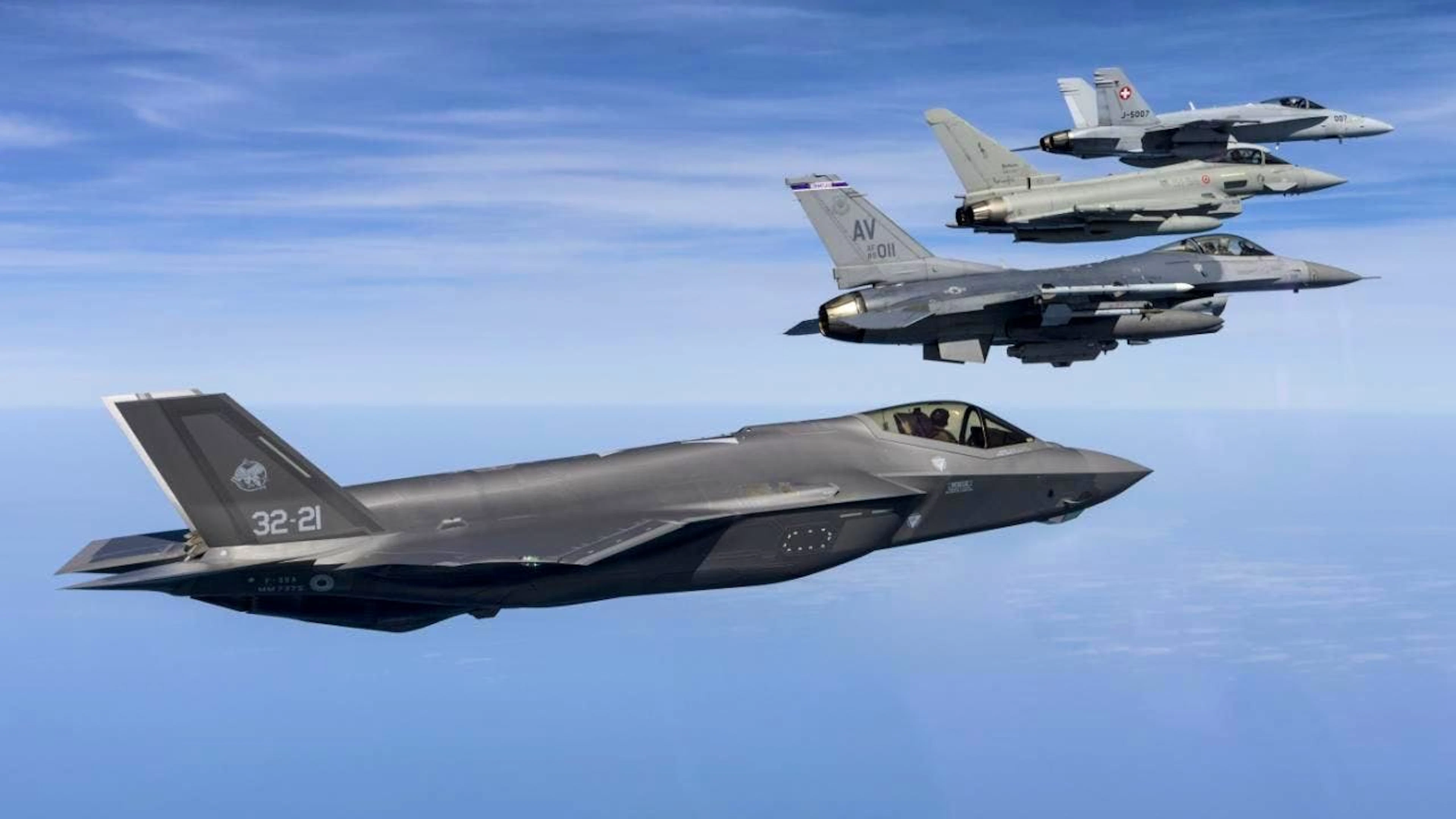 Le crédit de 6 milliards de francs pour l'achat d'un nouvel avion de combat a été validé par le peuple par 50,1% (archives).