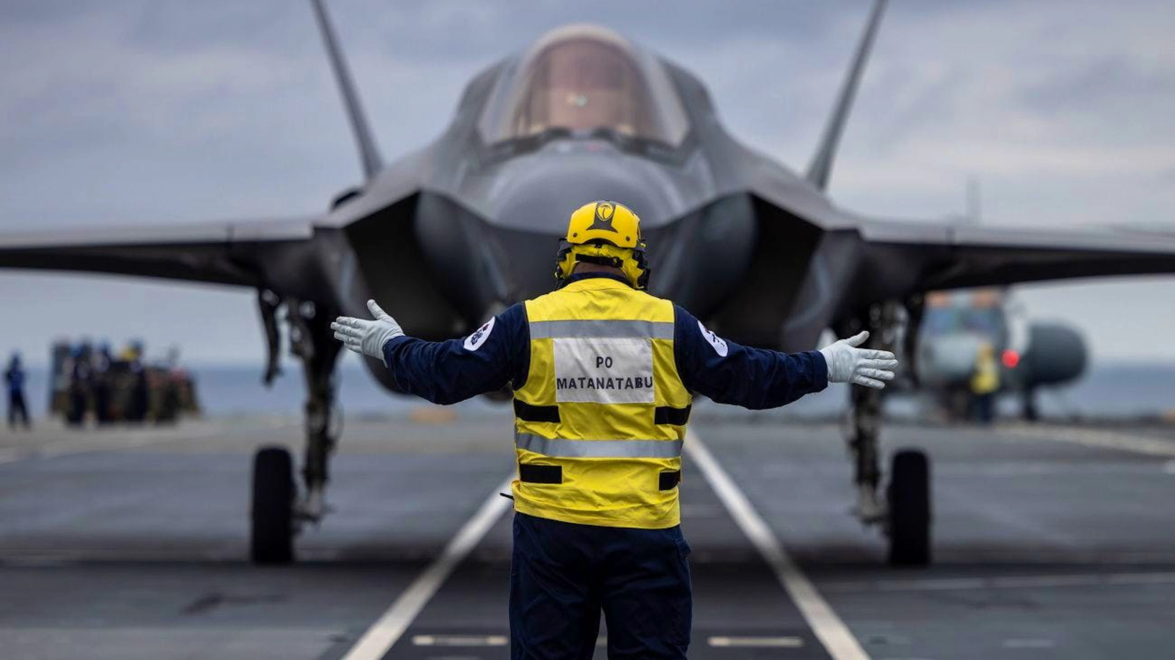 Deux fronts se dessinent parmi les partis suisses dans l'attitude à adopter face aux surcoûts potentiels d'acquisition des 36 avions de combat F-35. (image d'illustration)