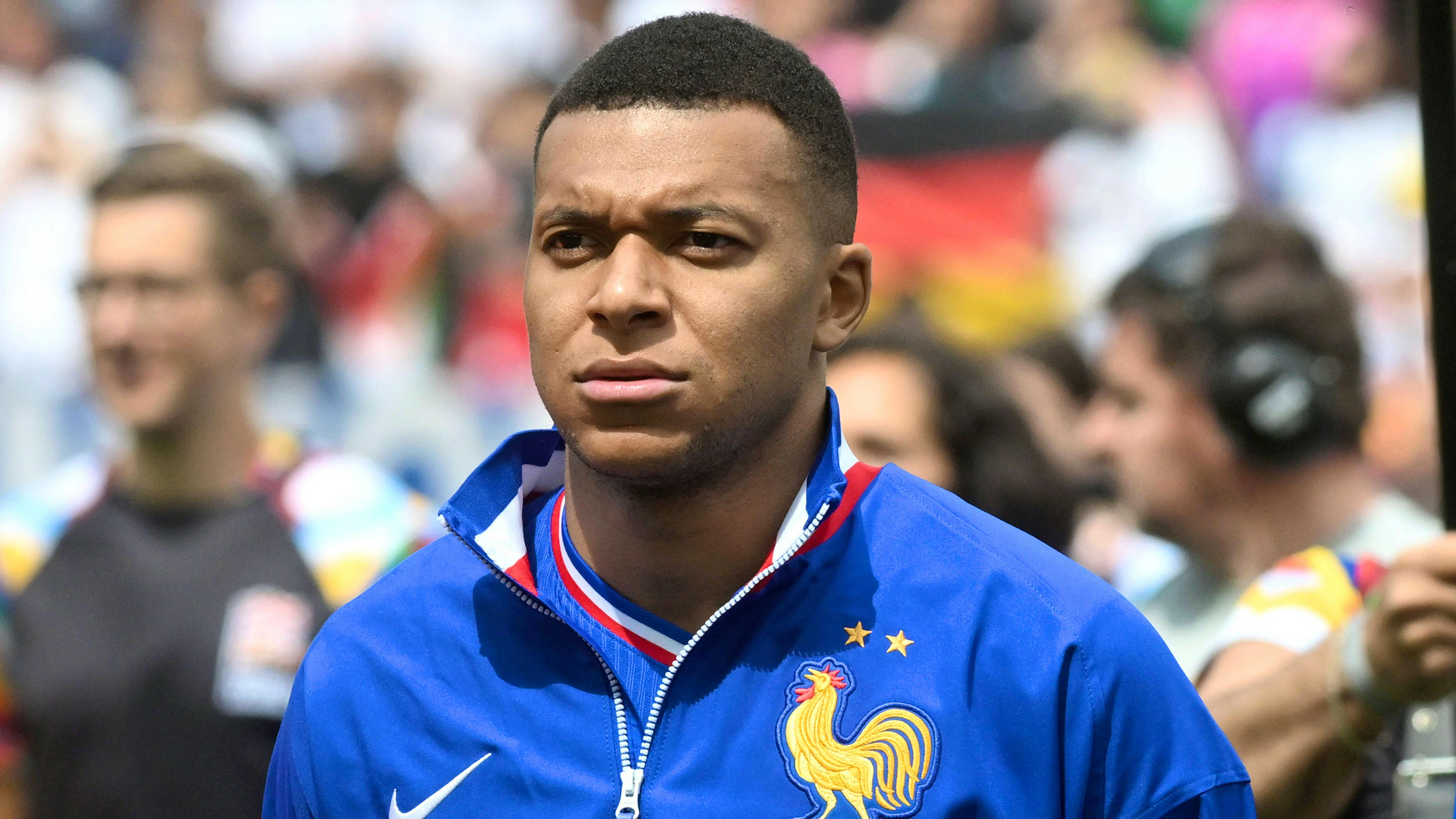 Kylian Mbappé a porté plainte contre le PSG pour harcèlement moral.