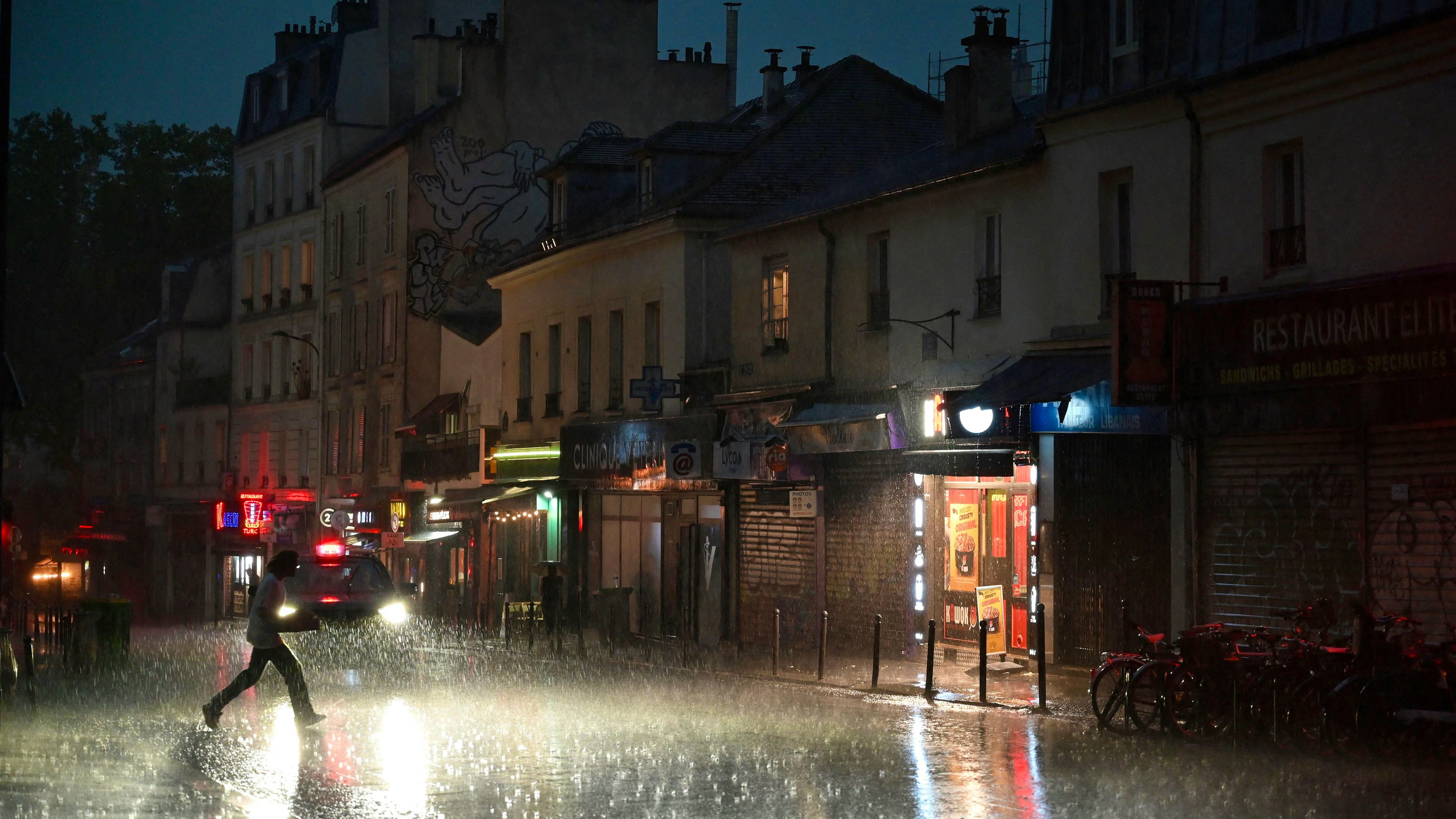 En région parisienne, des vents de 109 km/h ont été enregistrés «sur la station Le Bourget», selon Météo France.