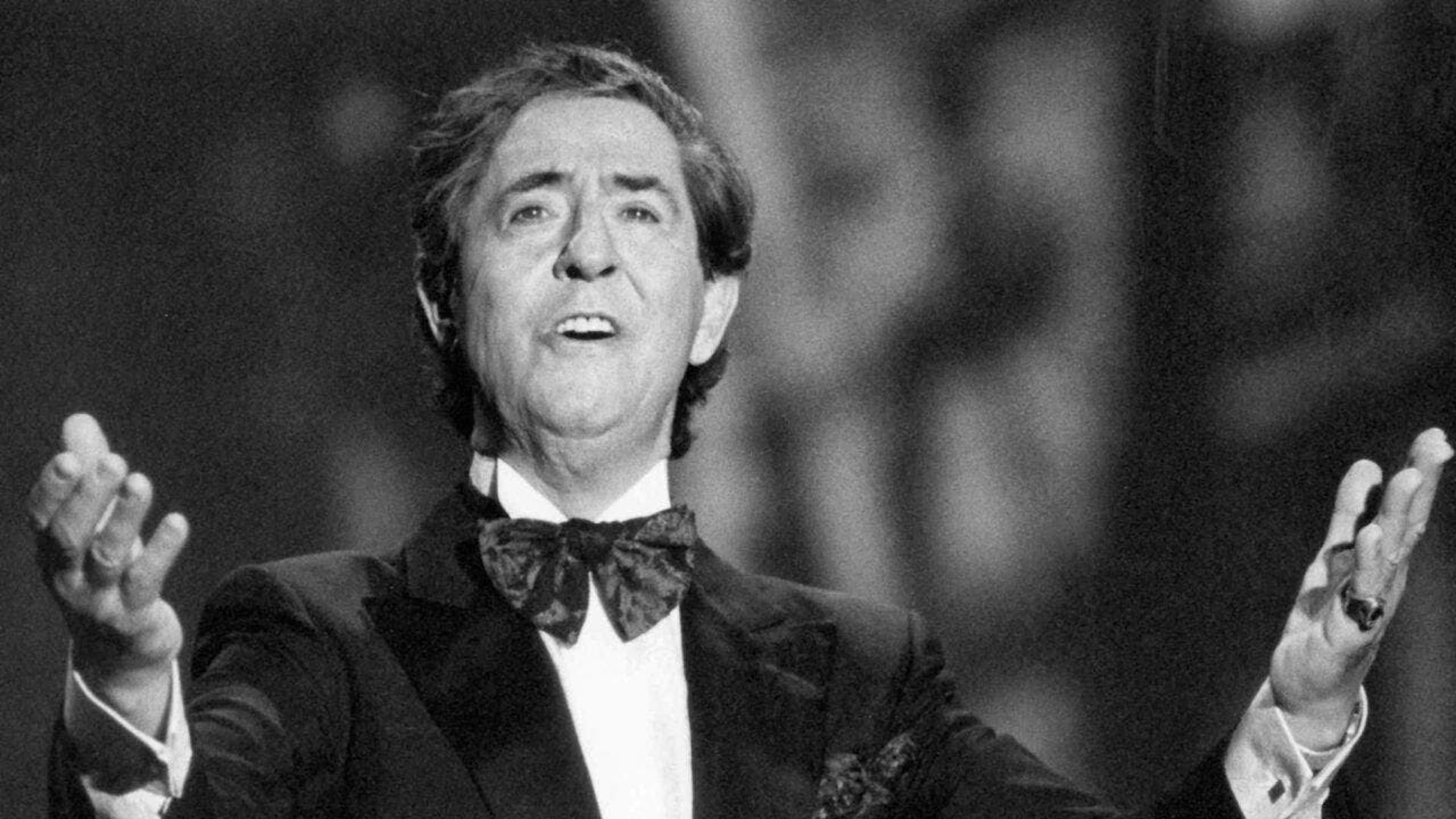 Vico Torriani im Jahre 1990 während einem seiner letzten Auftritte. Die Musikschule SwissMusiKids, der die Tochter Torrianis einen Flügel vermacht, ehrt sein musikalisches Lebenswerk mit einem Konzert.