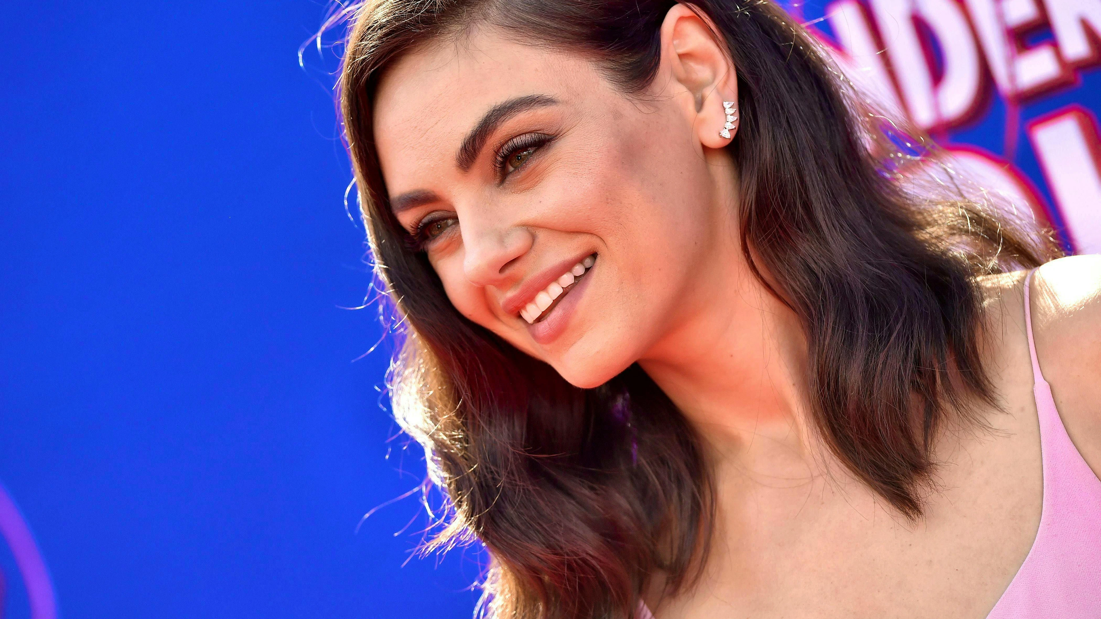 L'attrice Mila Kunis si diverte a giocare a «World of Warcraft» in biancheria intima.