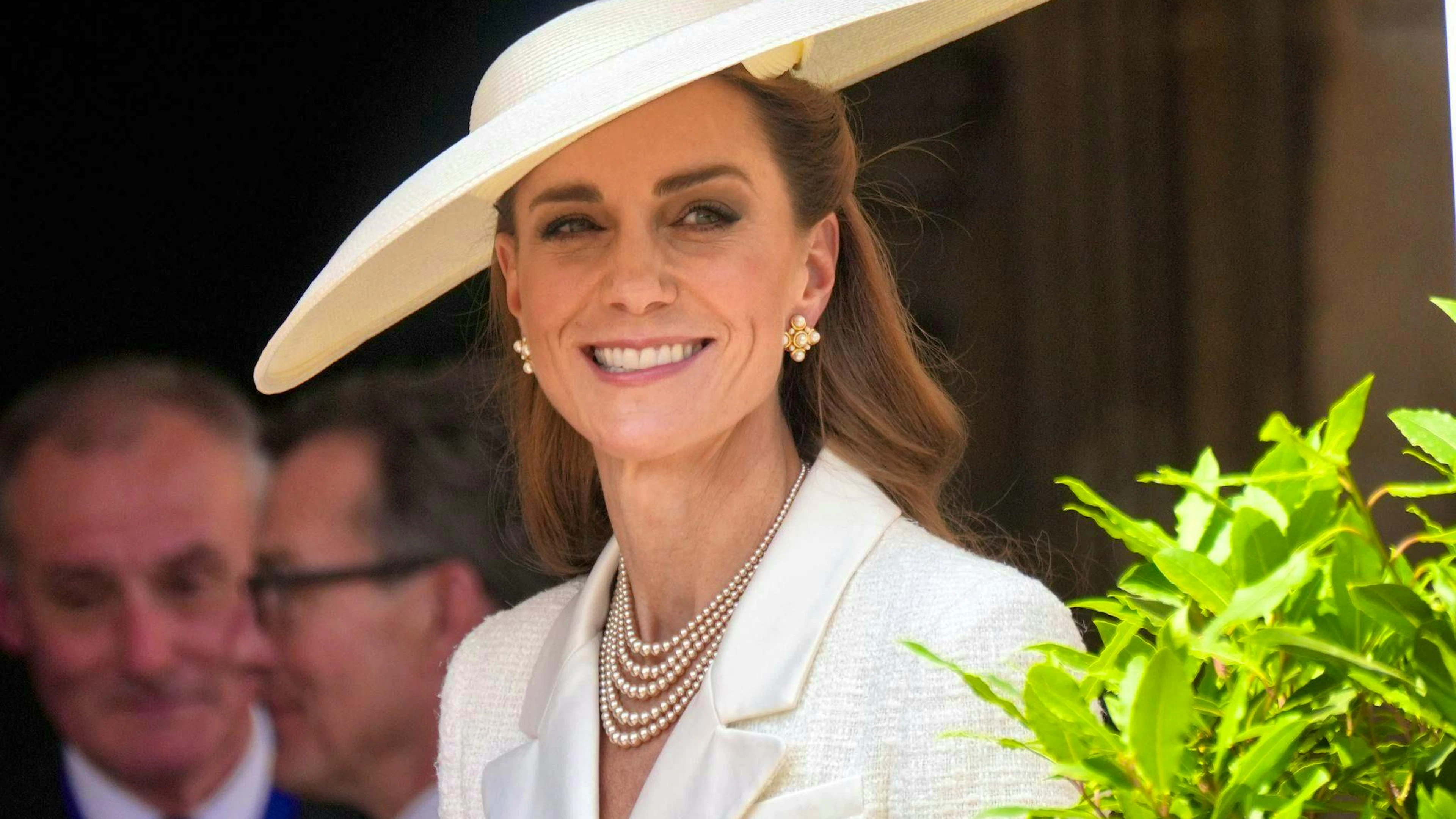 Nella vita reale, la duchessa Meghan e la principessa Kate sono distanti. Ma hanno lo stesso hobby: l'apicoltura.