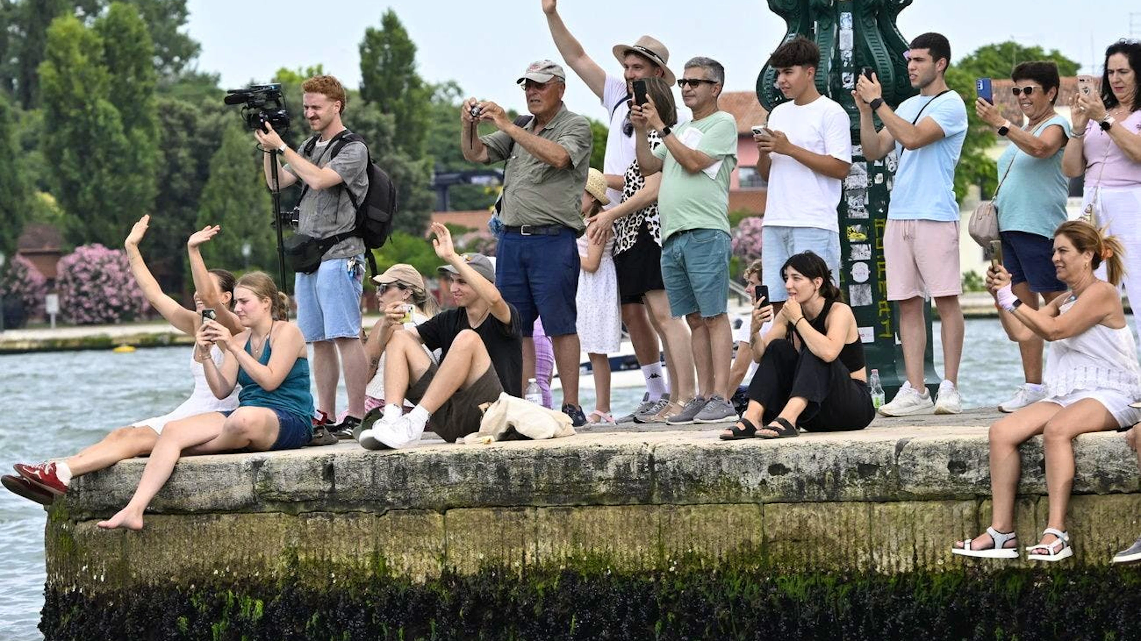 &nbsp;Auch von Land aus wird fotografiert.
