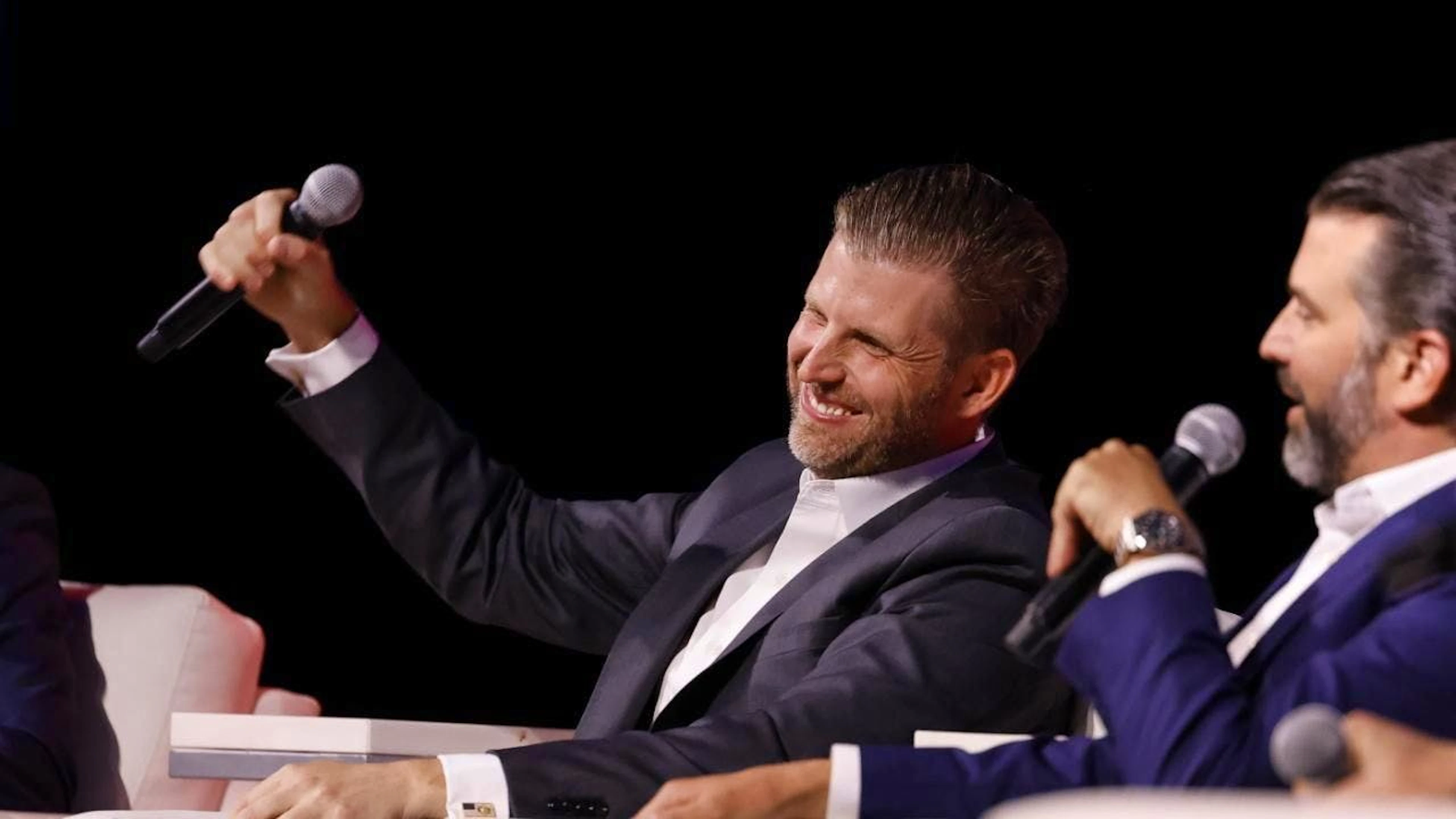 Eric Trump, à gauche sur le cliché, et son frère aîné Donald Trump Jr figurent parmi les défenseurs les plus acharnés de leur père, sur les réseaux sociaux et dans les médias (archives).
