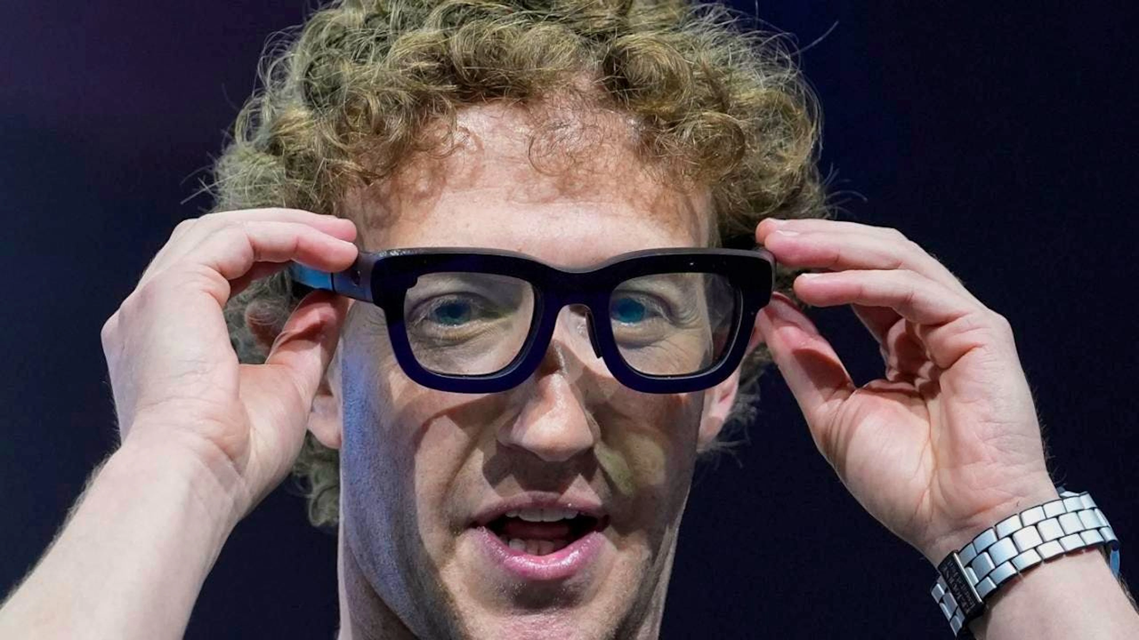 Après avoir massivement investi dans des lunettes de réalité virtuelle et augmentée, ou encore le métavers, le béhémoth des réseaux sociaux débourse désormais à tout va dans l'intelligence artificielle. (archive)