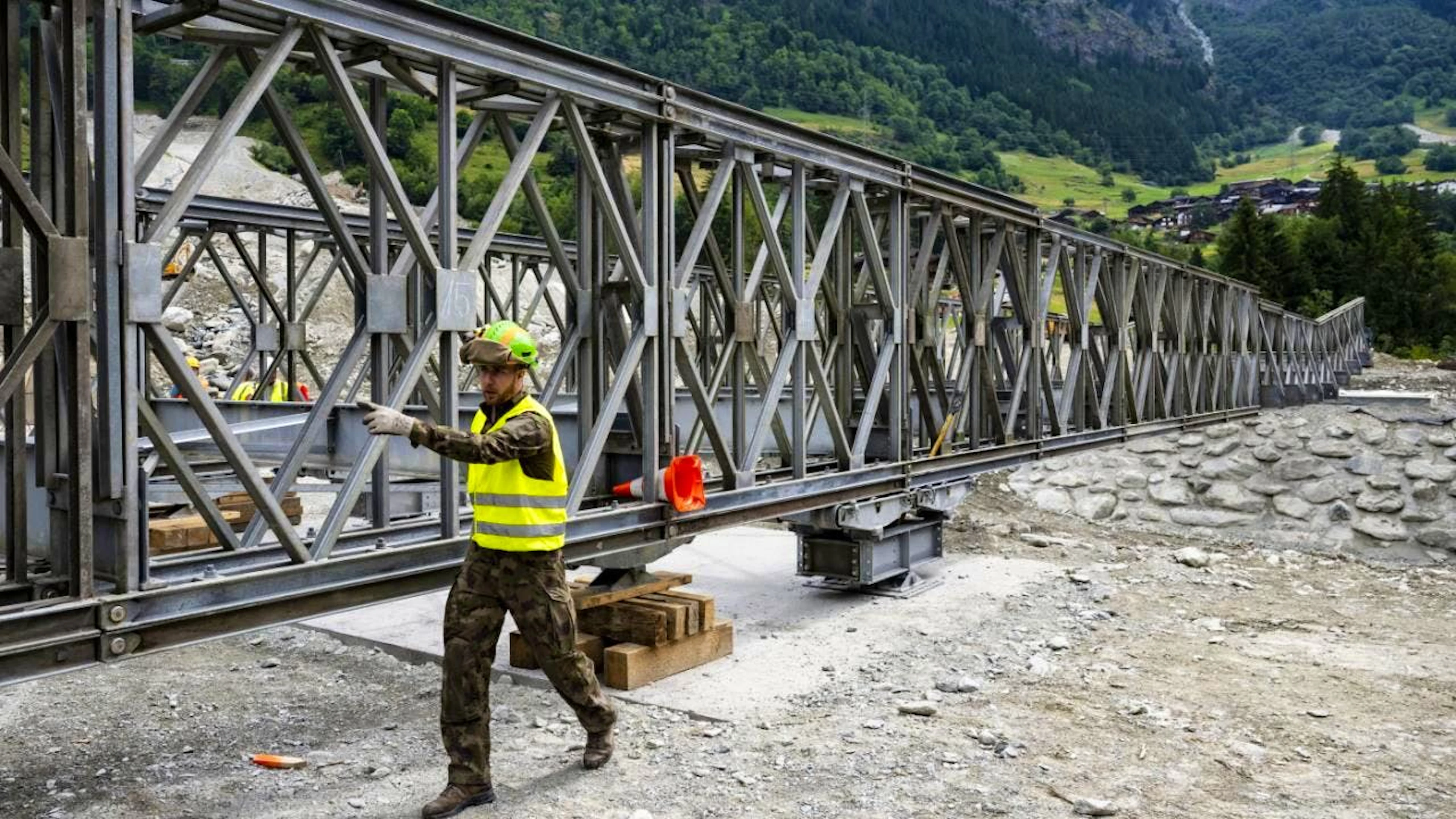 Le pont va permettre aux 400 habitants de Lourtier et du haut Val de Bagnes de retrouver leurs habitudes.