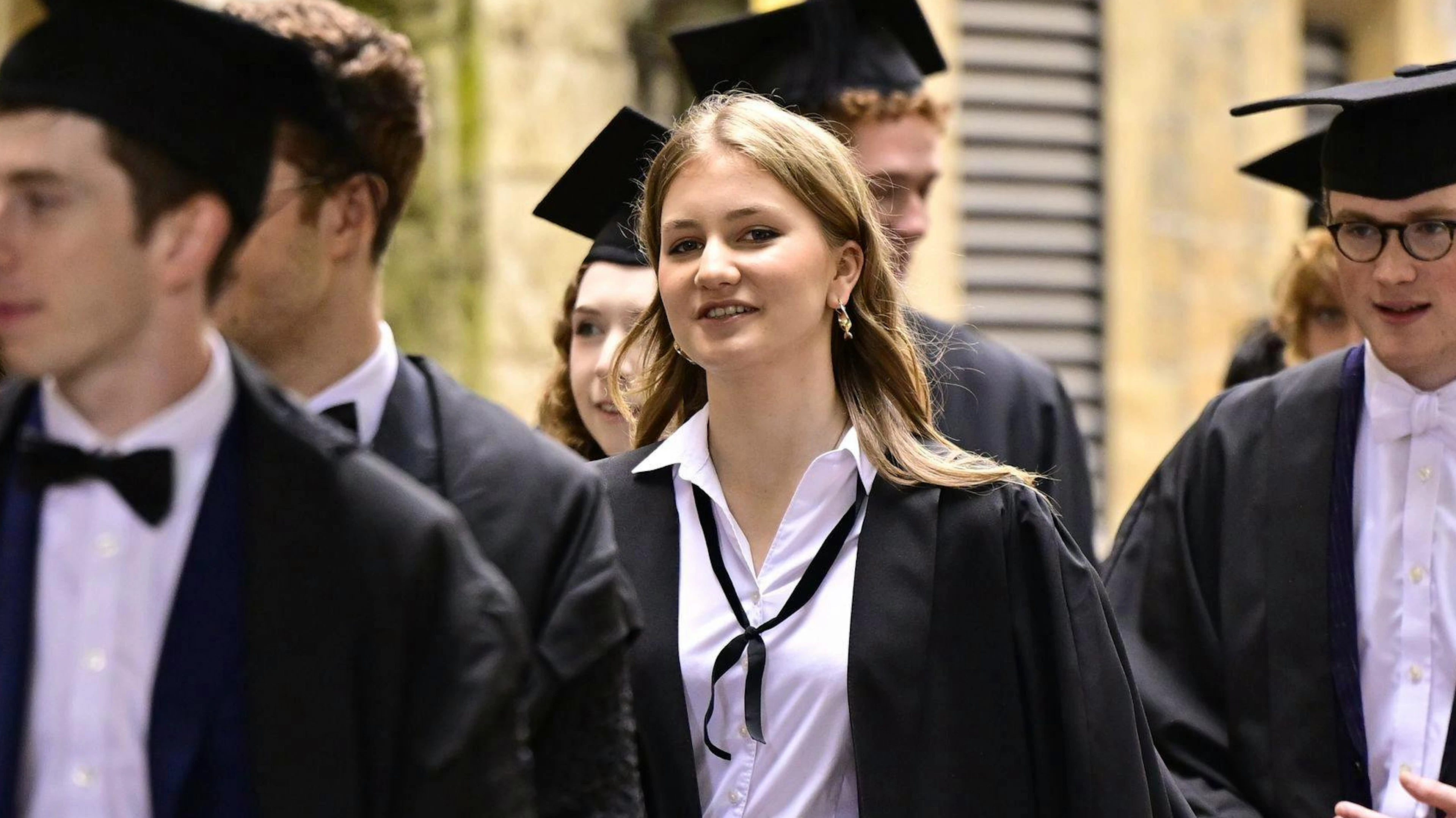Planmässig würde die belgische Kronprinzessin Elisabeth ihr Masterstudium im Mai 2026 beenden.