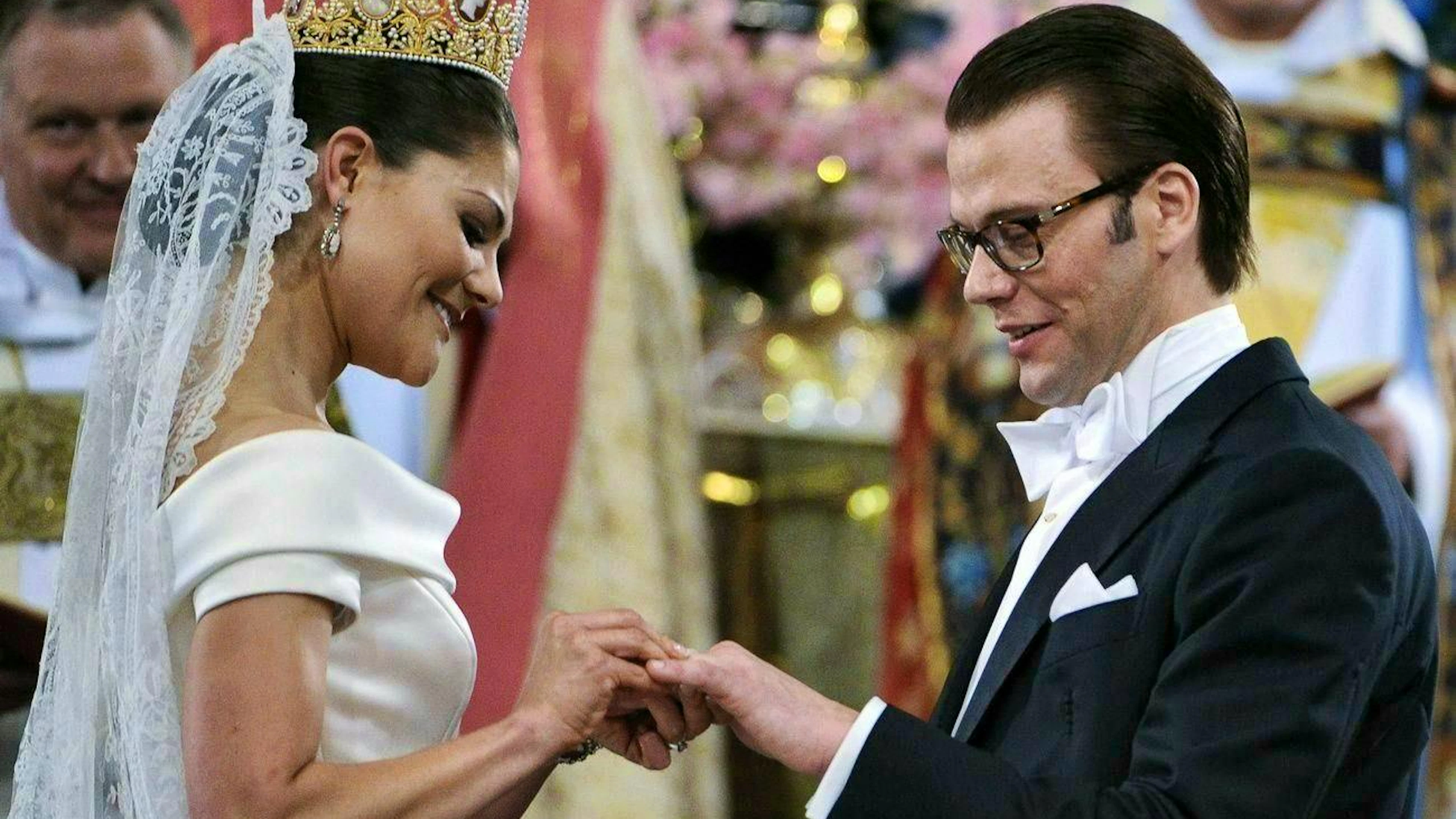 La principessa ereditaria Vittoria di Svezia è sposata con il marito Daniel Westling dal 2010.