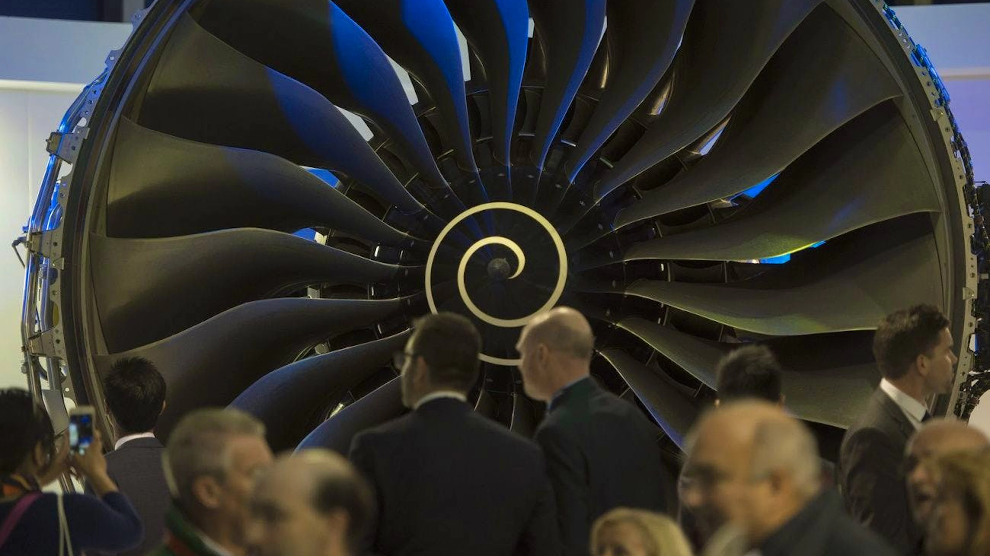 L'accord inclut également une baisse des droits, aujourd'hui de 10%, sur le secteur aérospatial, comme par exemple sur les moteurs d'avion du fleuron britannique Rolls Royce.