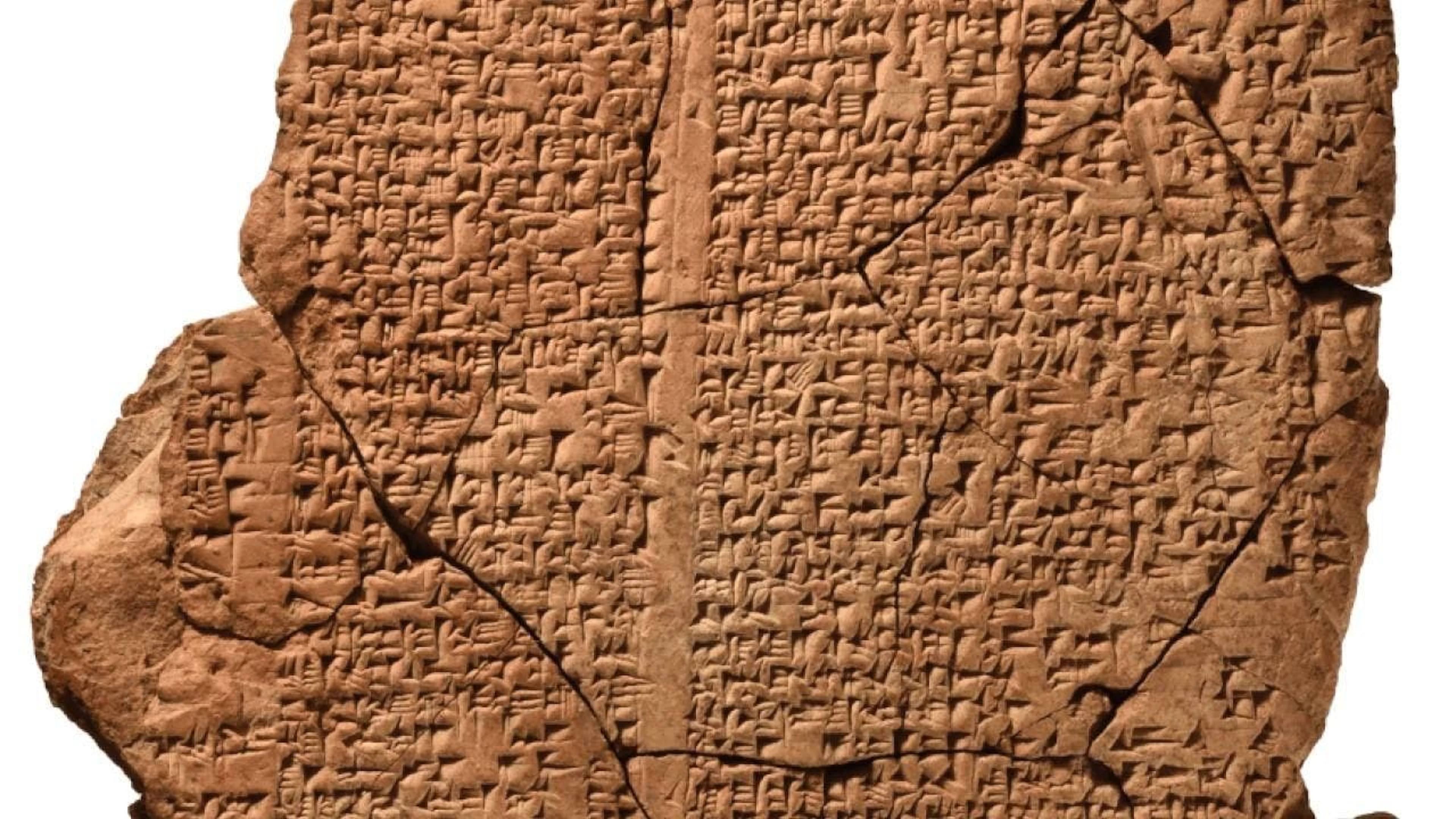 Auf der Tontafel ist mit Keilschrift eine Hymne auf Babylon geschrieben.