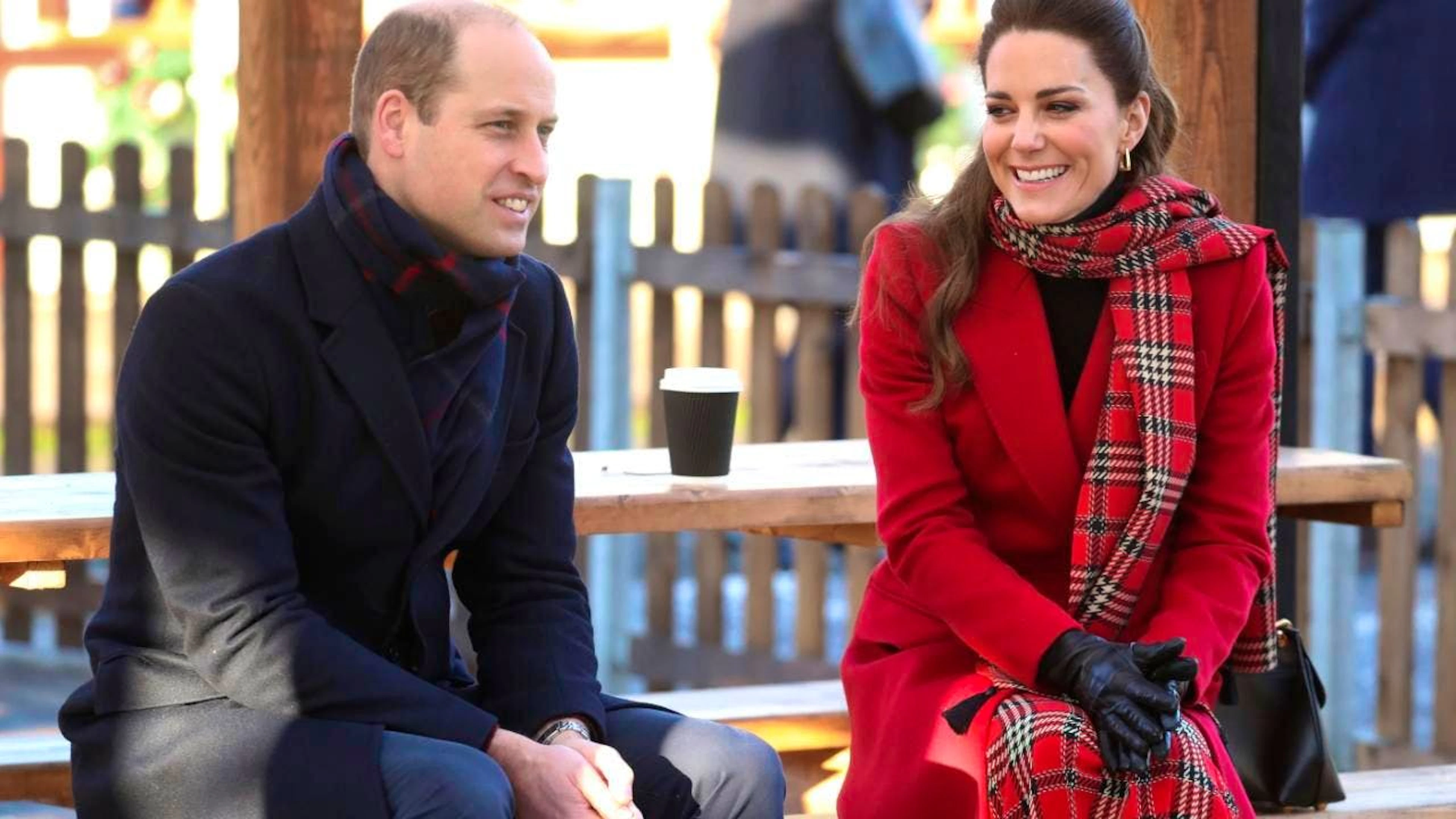 Le Prince William et son épouse Kate avait effectué un voyage en train à travers la Grande-Bretagne en décembre 2020 pour remercier les travailleurs jugés essentiels, durant la pandémie de Covid-19. (Chris Jackson/Pool via AP)