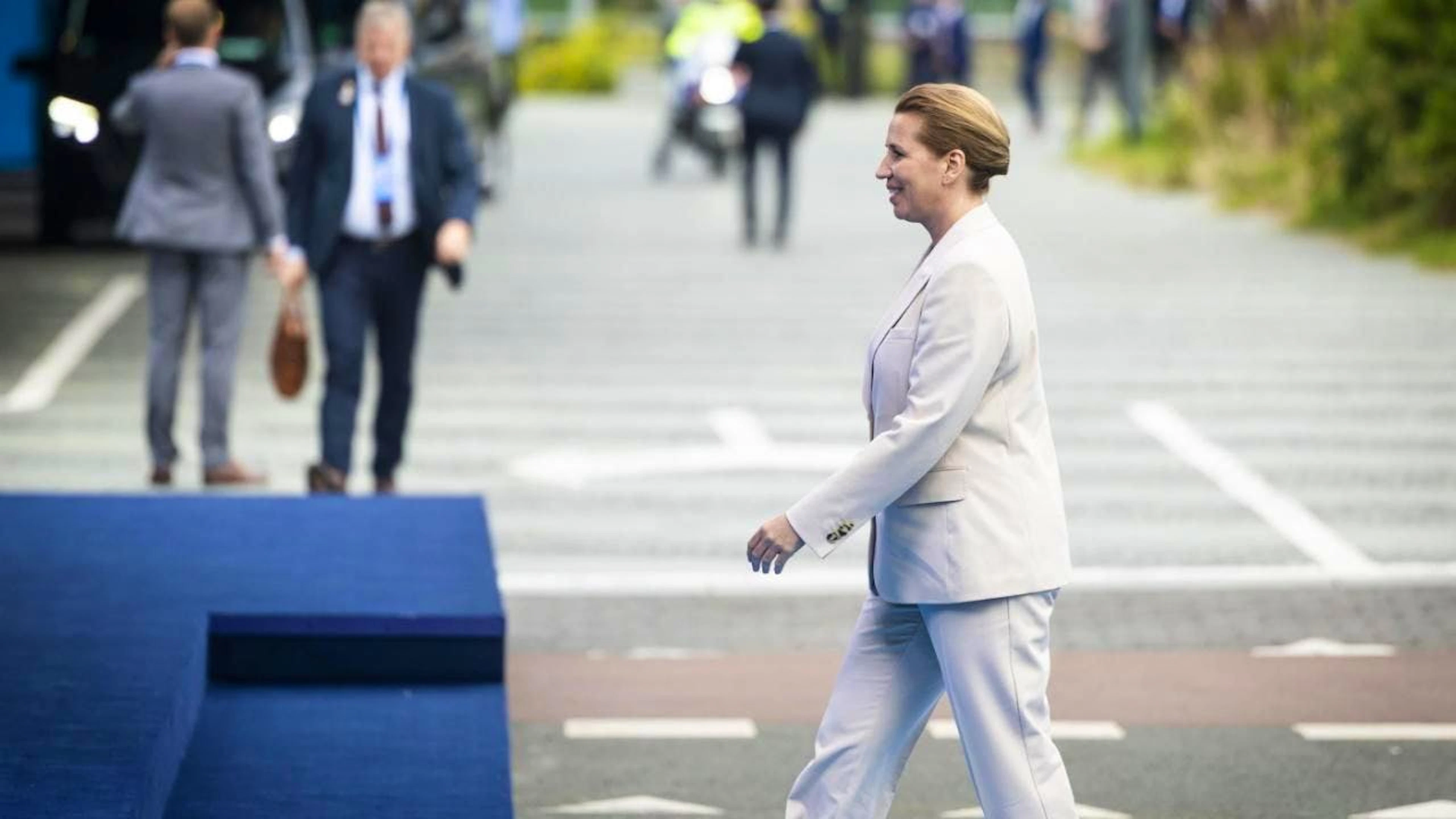 La Première ministre danoise Mette Frederiksen a affirmé que le Danemark allait soutenir l'Ukraine dans son parcours vers l'adhésion à l'UE. Une déclaration faite en marge de la venue du président ukrainien Volodymy Zelenzsky à Aarhus.