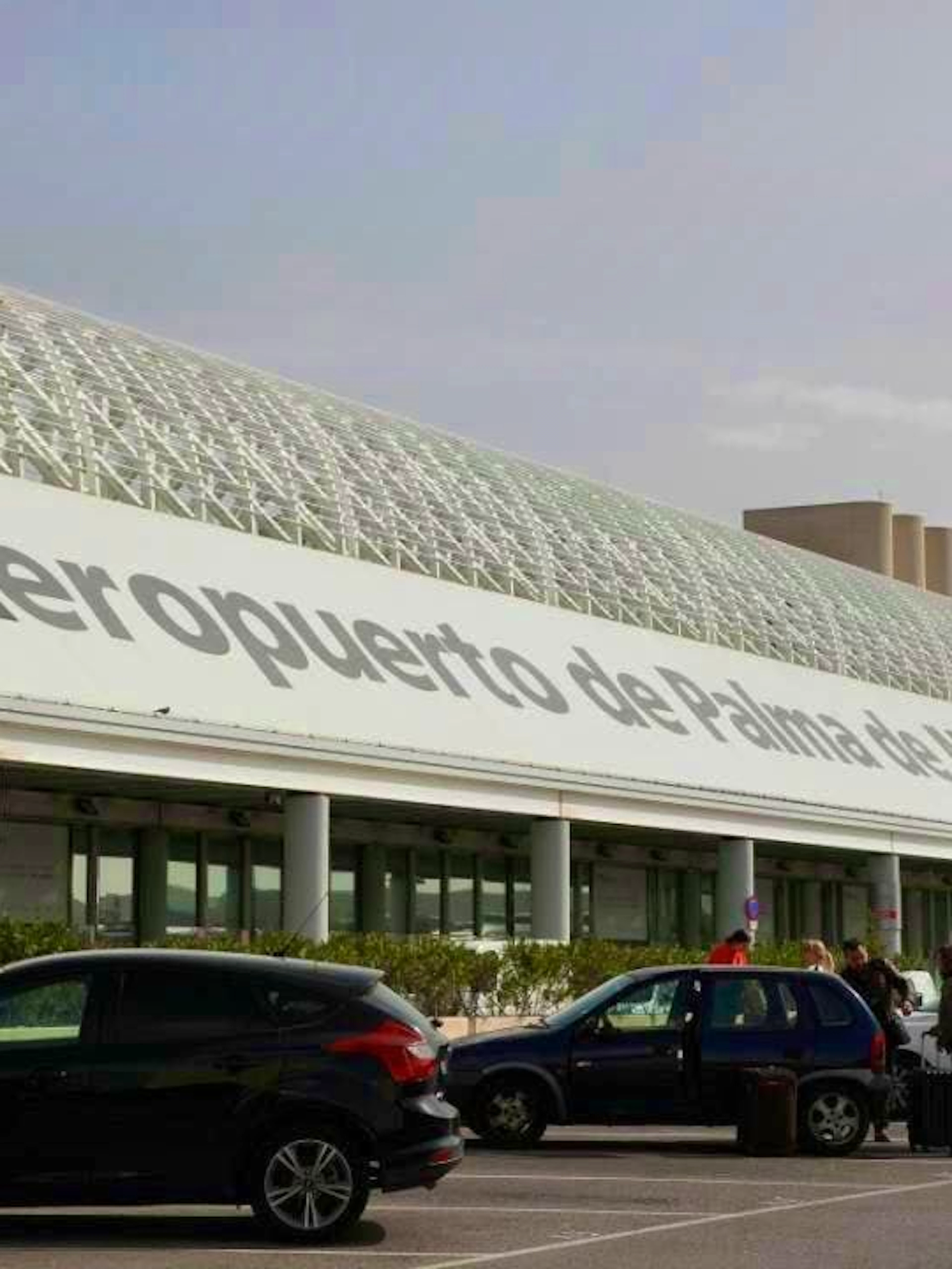 Flughafen-Streik trifft tausende Touristen mitten in der Hochsaison
