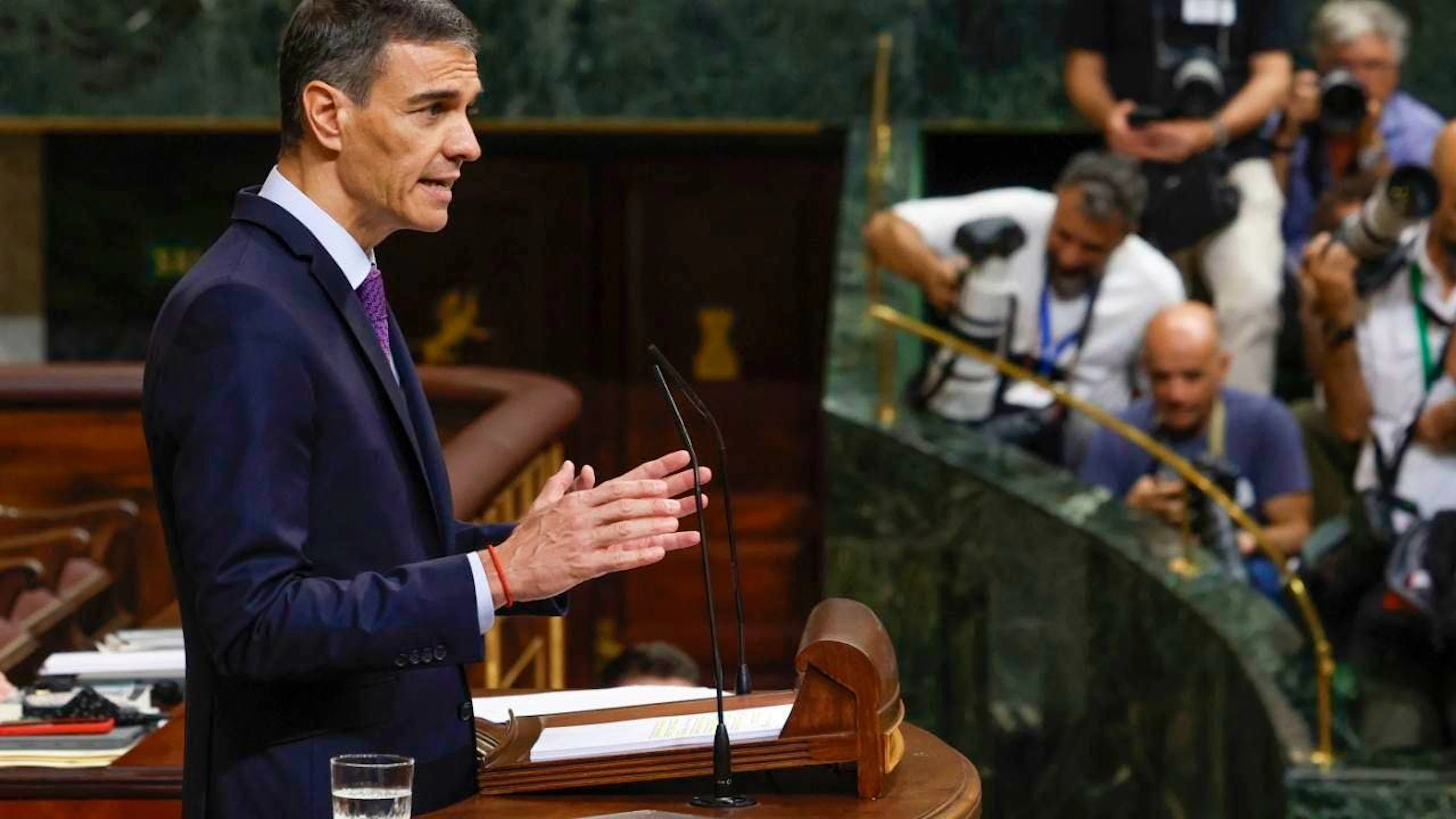 Il premier Pedro Sánchez era chiamato oggi a riferire al Congresso dei deputati sul caso di presunta corruzione che ha scosso lil suo partito nelle ultime settimane.