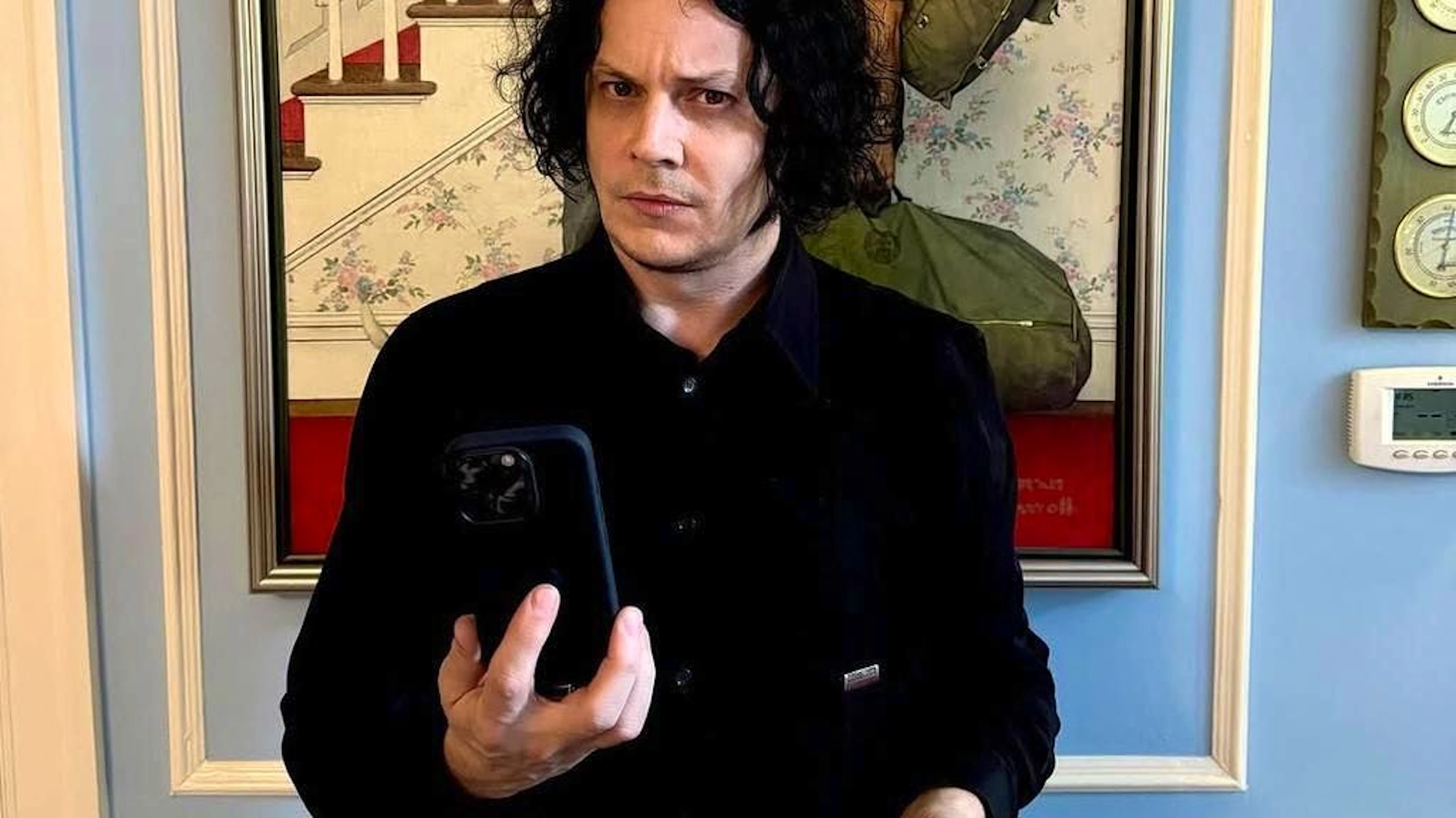 Jack White est désormais l'heureux détenteur d'un téléphone portable.