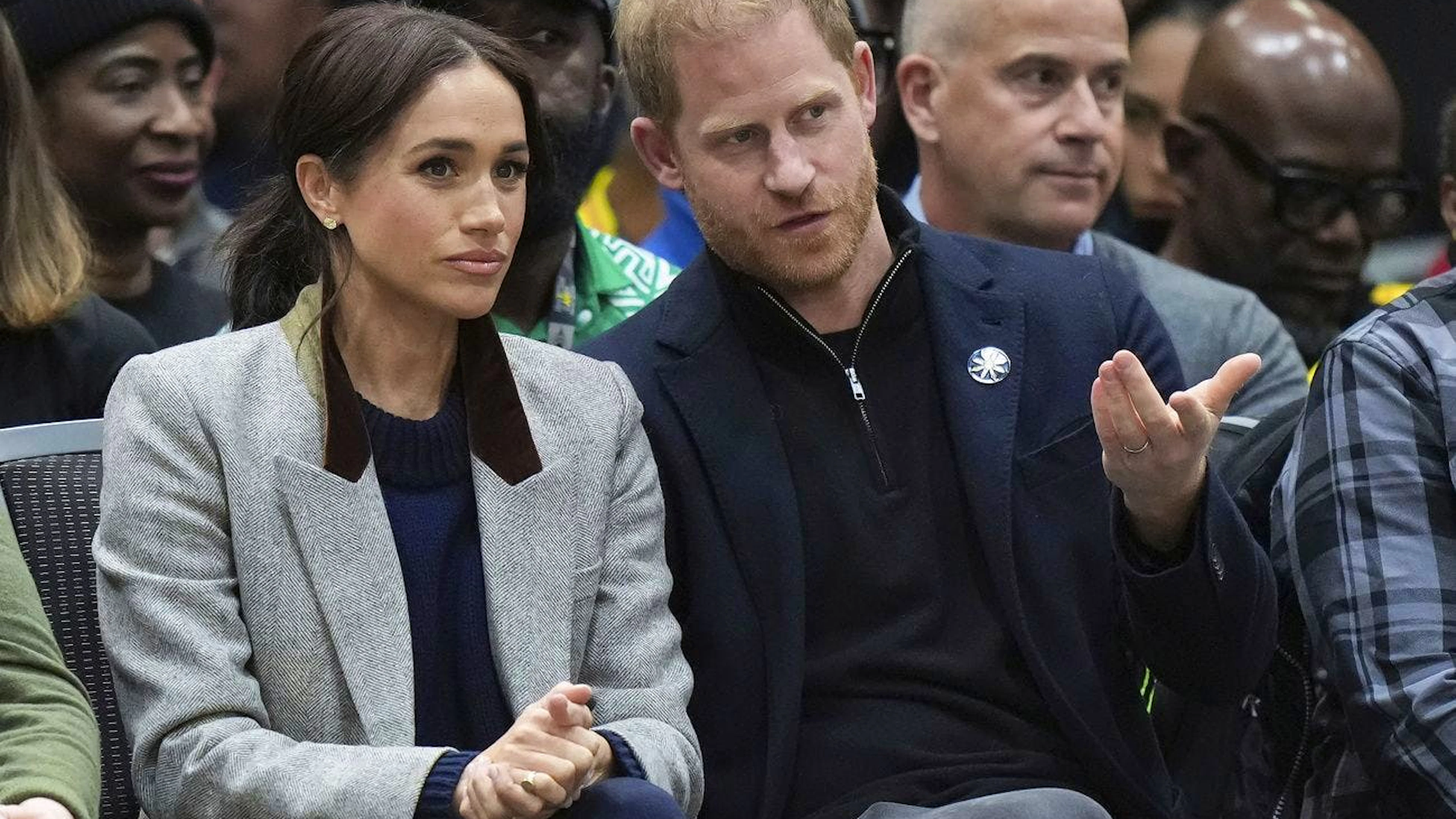 Harry e Meghan devono risparmiare.