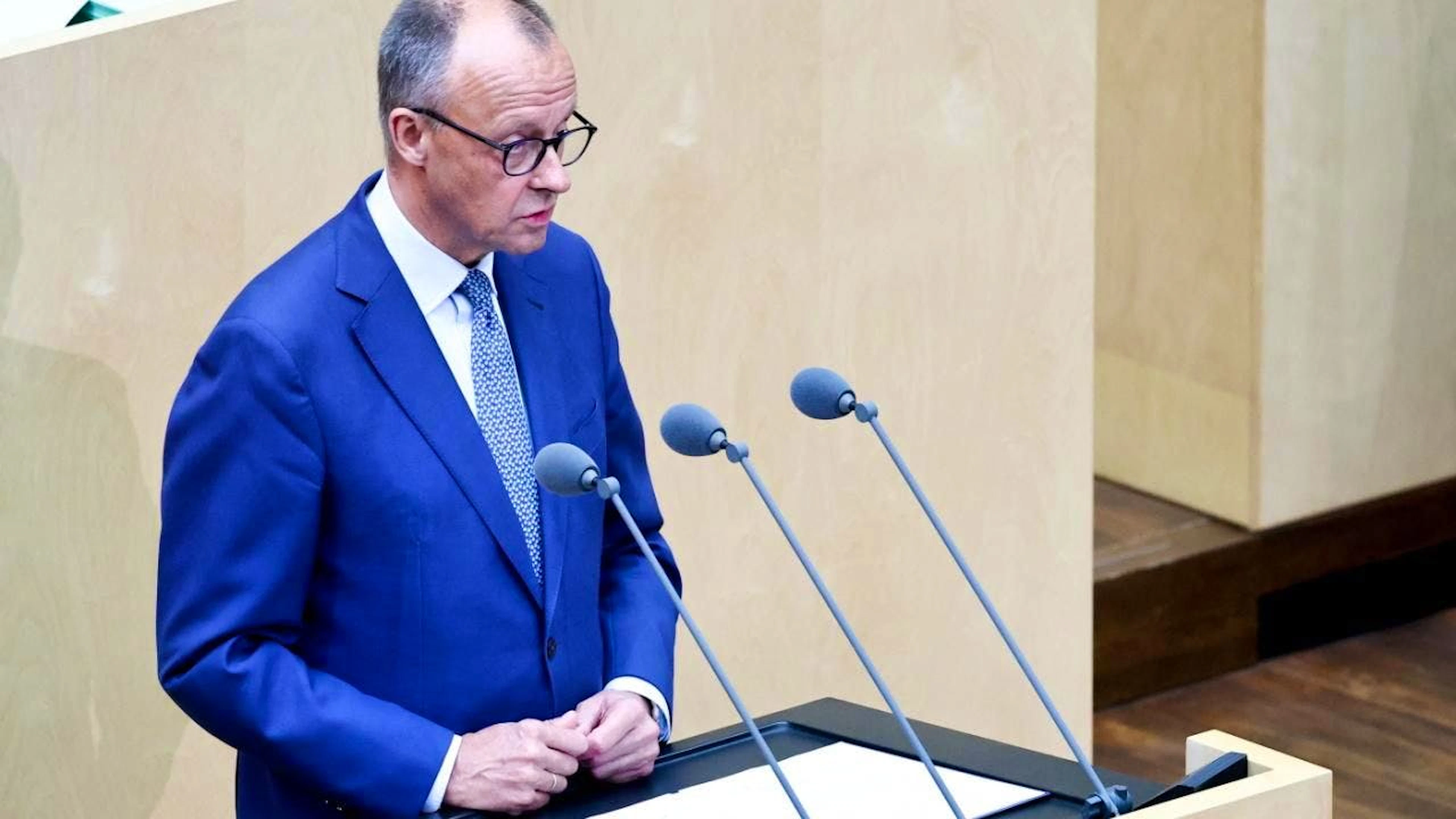Le renouvellement de trois des juges suprêmes de la Cour constitutionnelle de Karlsruhe est au coeur de ce différend entre le camp conservateur CDU-CSU du chancelier (photo) et son allié de gouvernement social-démocrate (SPD), au pouvoir depuis moins de trois mois.