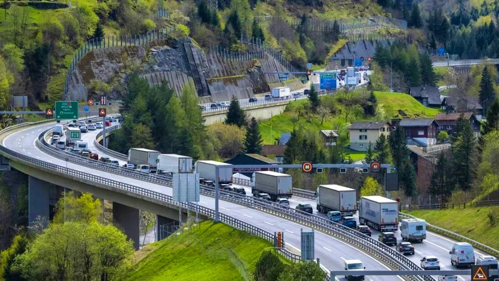 Ten kilometers of traffic jam in front of Gotthard north portal heading ...