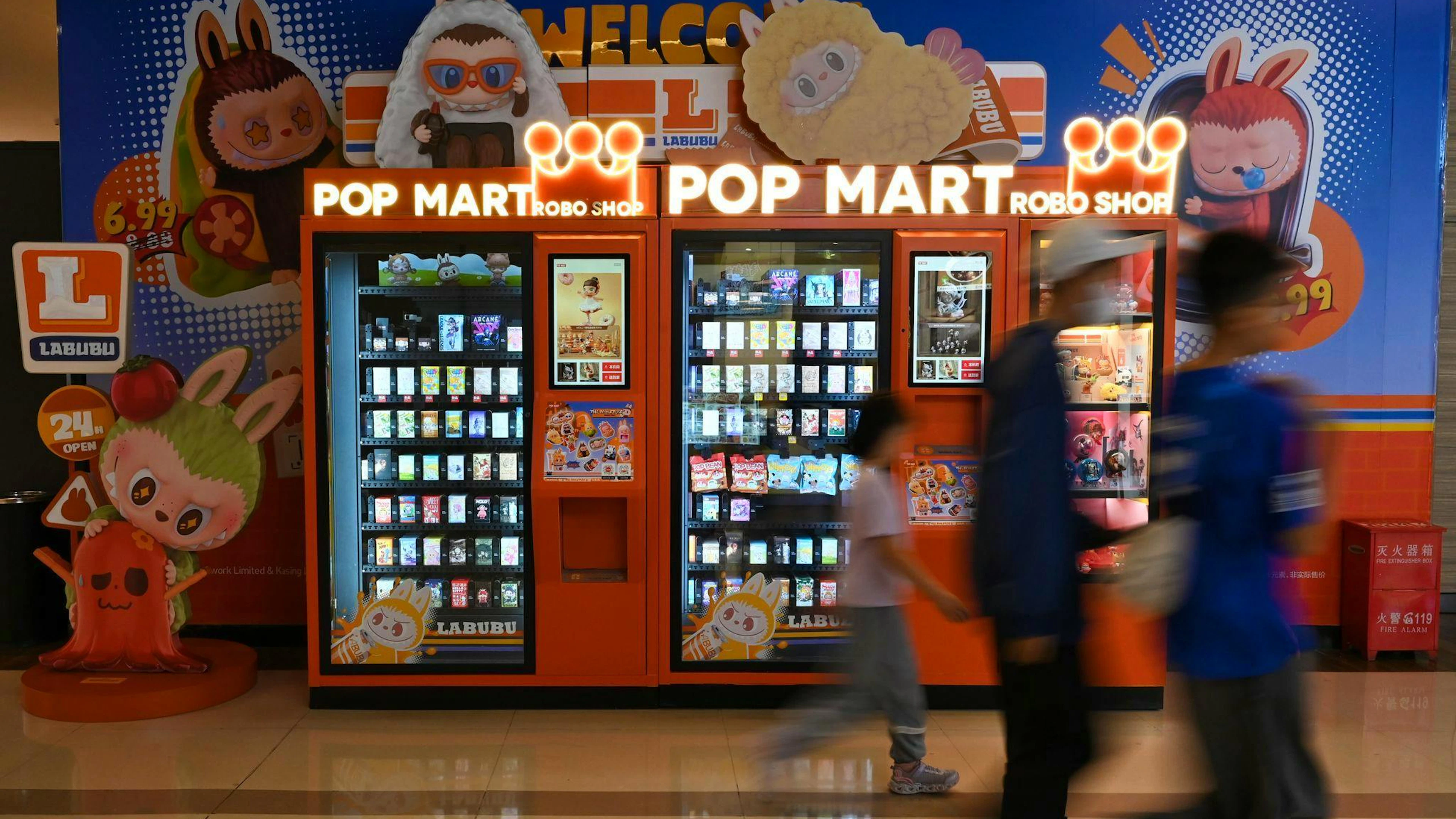 Pop Mart verkauft Labubus und andere Spielzeuge in China auch aus Automaten.  