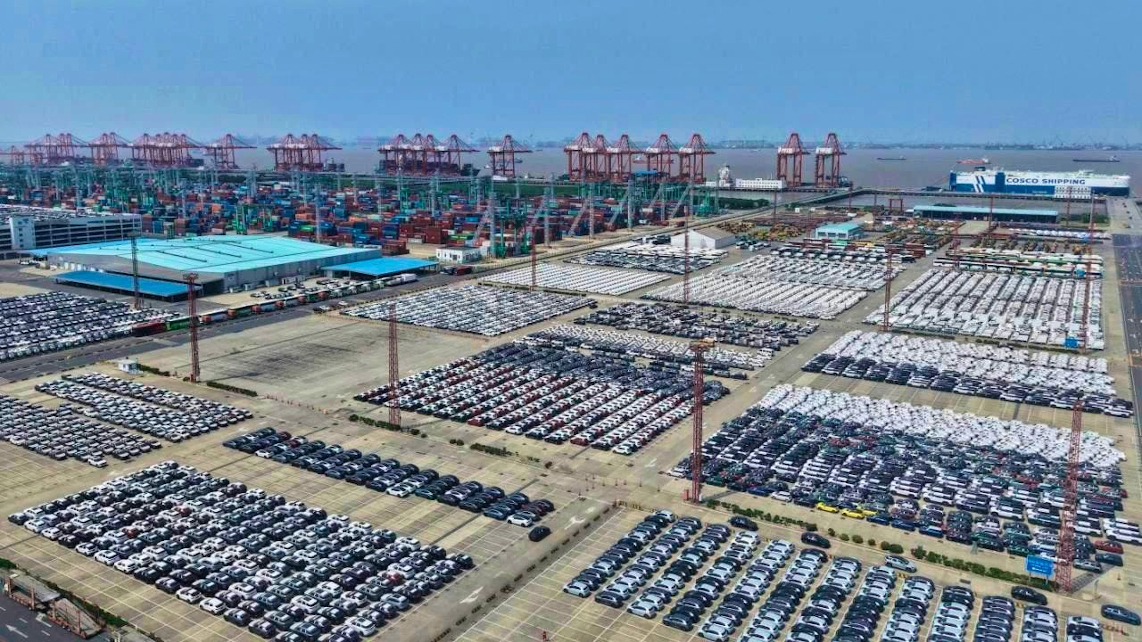 Analysts had expected exports to rise by around 5 percent. (archive image)