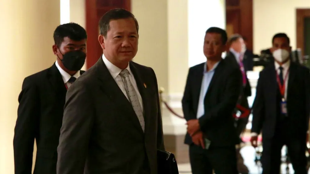 Le Cambodge rend le service militaire obligatoire
